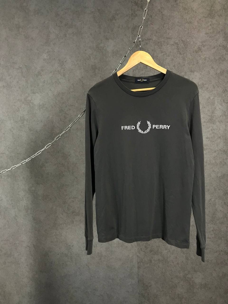 Fred Perry Fred Perry casual big center logo longsleeve Size US S / EU 44-46 / 1 - 1 Thumbnail