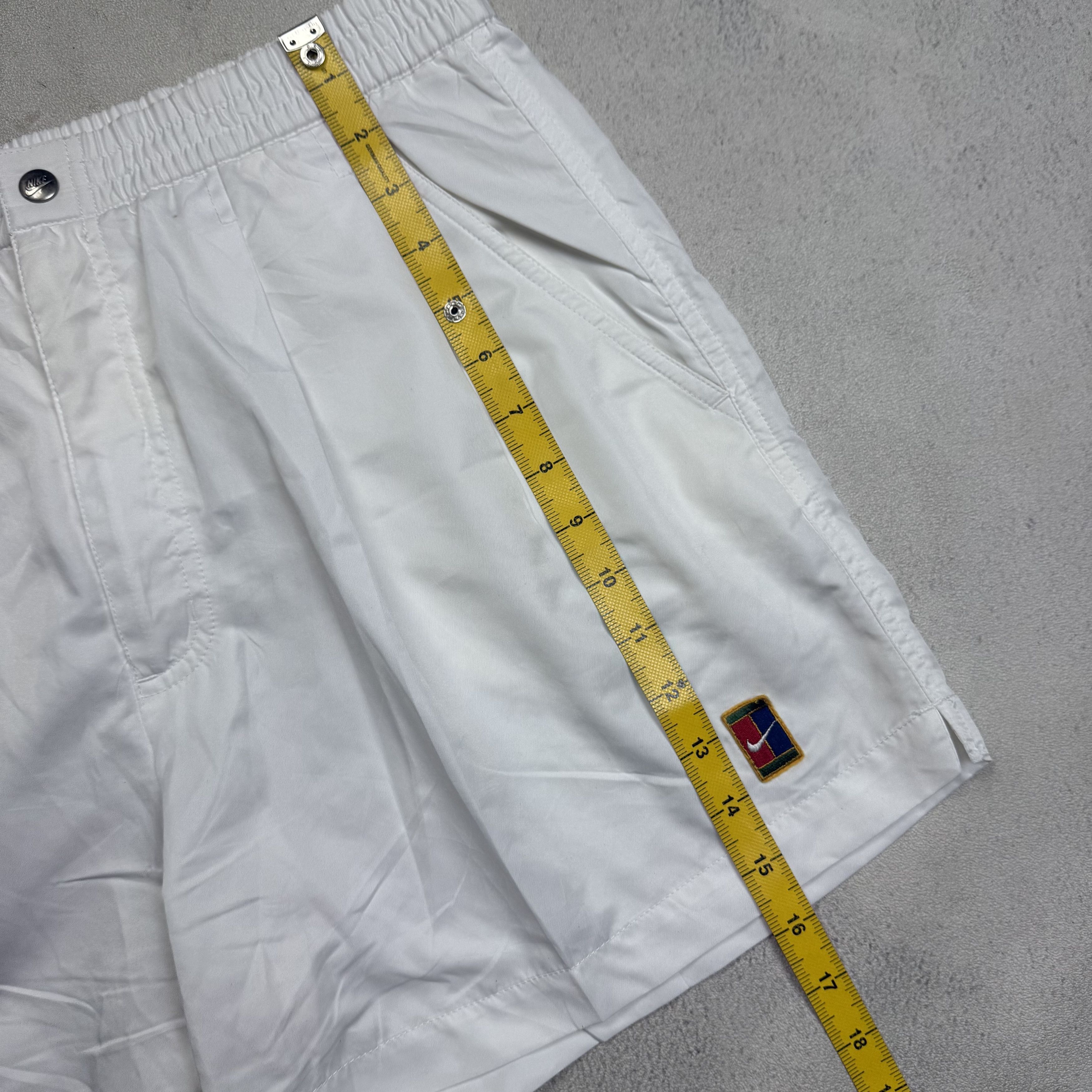 Nike Vintage Nike Tennis Court Short Pants Size US 34 / EU 50 - 7 Thumbnail