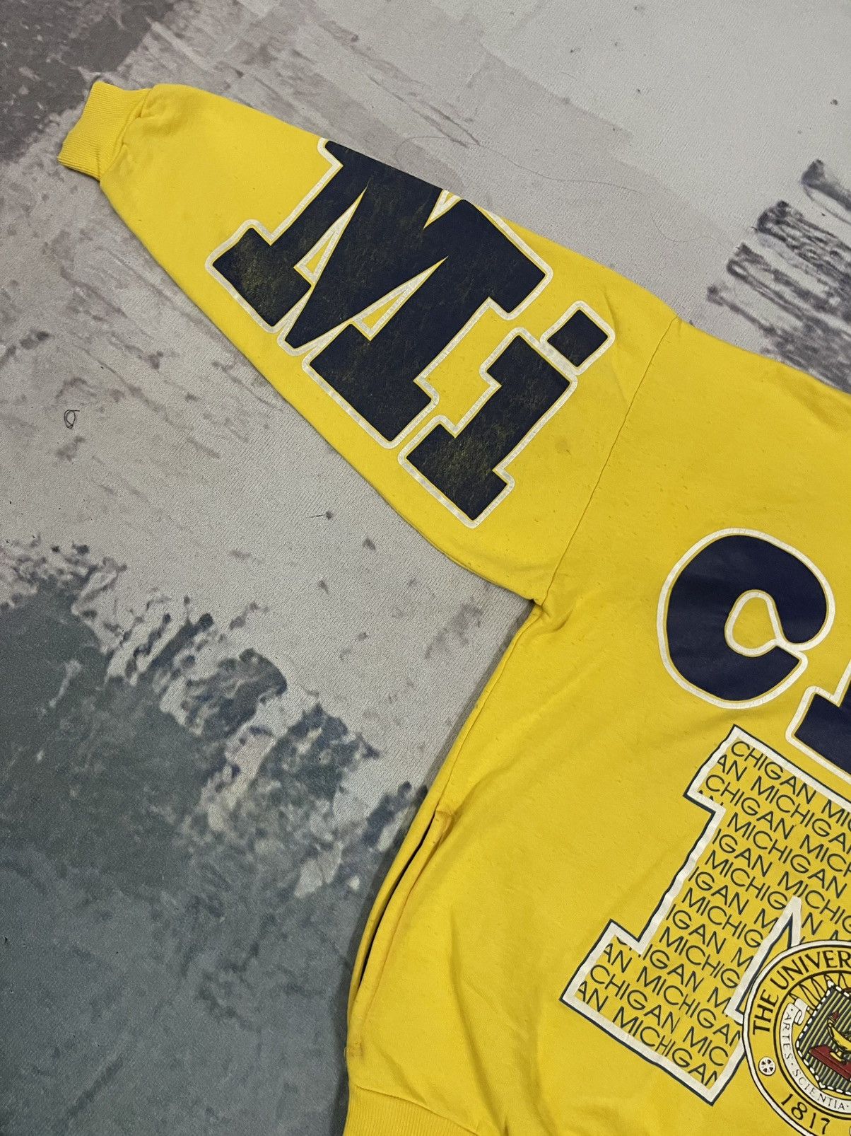 Vintage 90s THE UNIVERSITY OF MICHIGAN PULLOVER SPELLOYT DESIGN Size US L / EU 52-54 / 3 - 6 Thumbnail