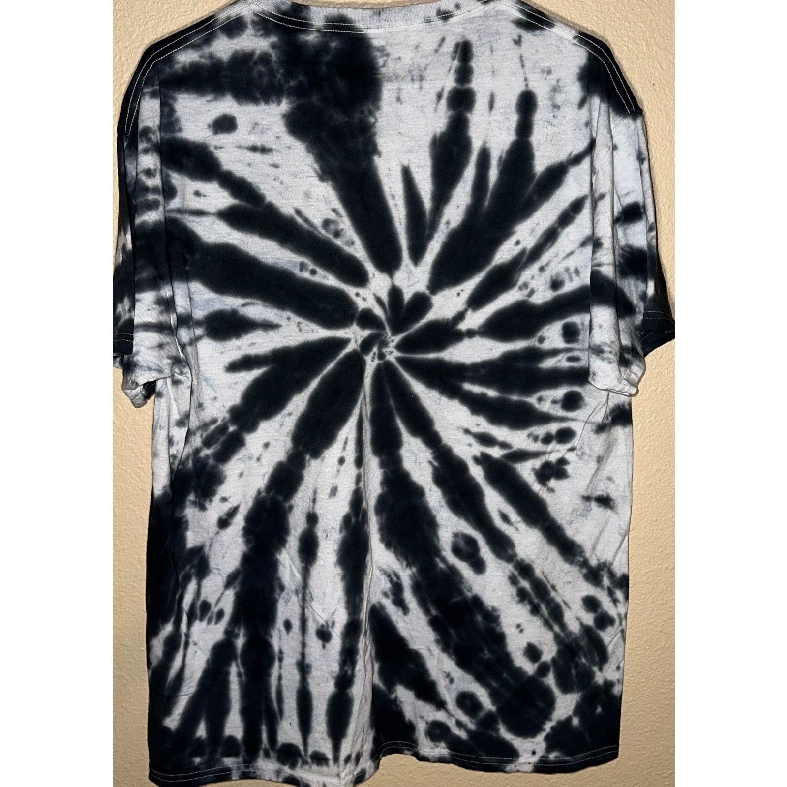 Def Leppard 🧨 Def Leppard ‘Animal’ Tie-Dye Graphic Tee (Size M) 🧨 Size US M / EU 48-50 / 2 - 2 Thumbnail