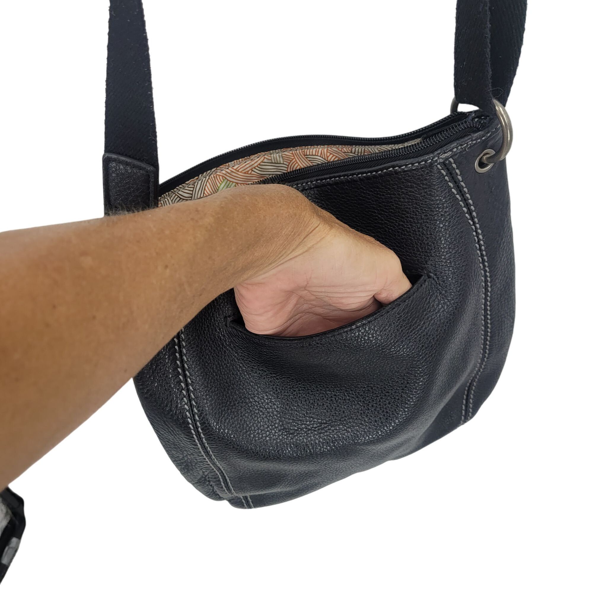The Sak The Sak Black Genuine Pebble Leather Adjustable Crossbody Ba Size ONE SIZE - 6 Thumbnail