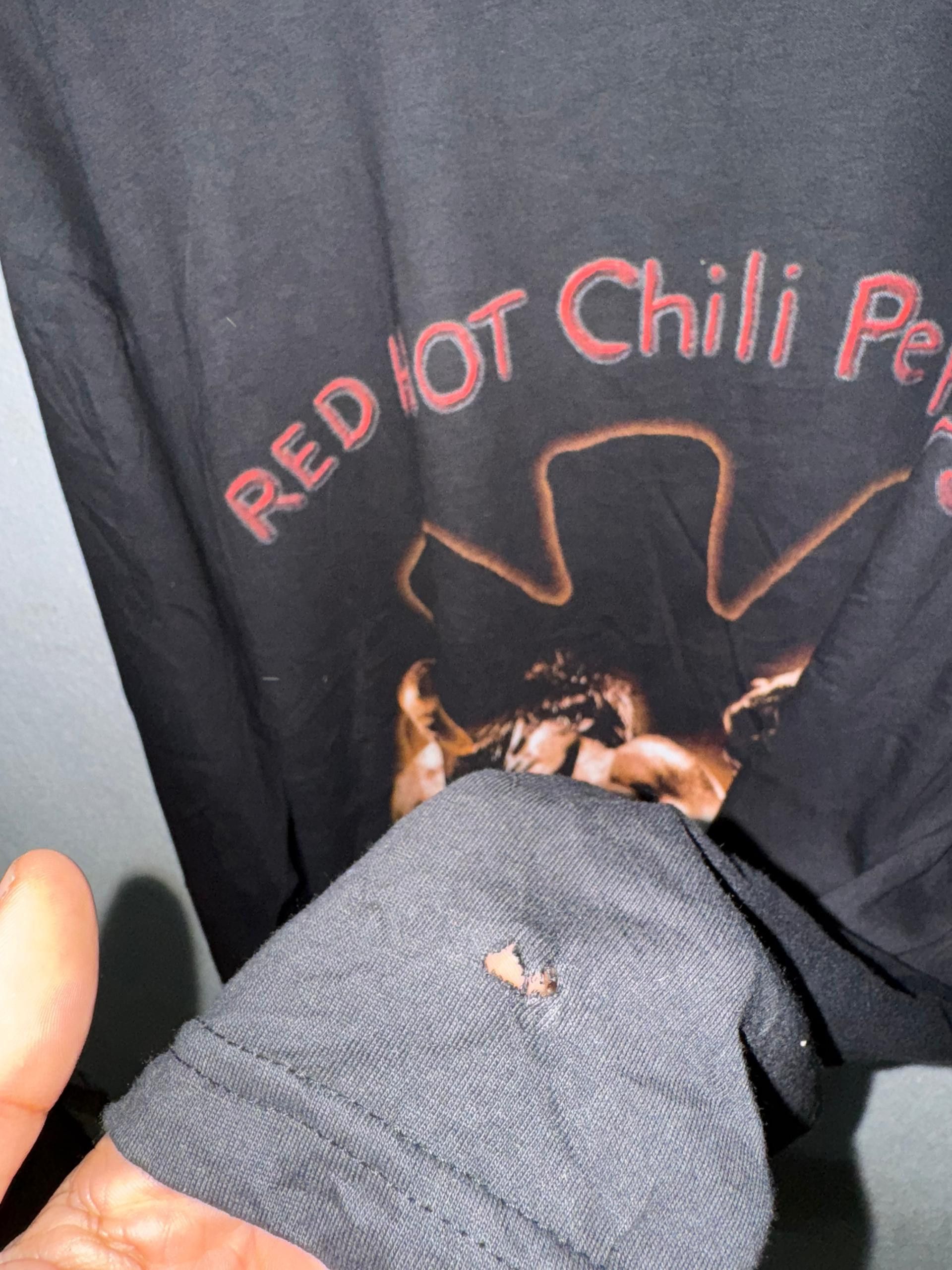 Band Tees Vintage bootleg red hot chili pepper rare find Size US XL / EU 56 / 4 - 7 Thumbnail