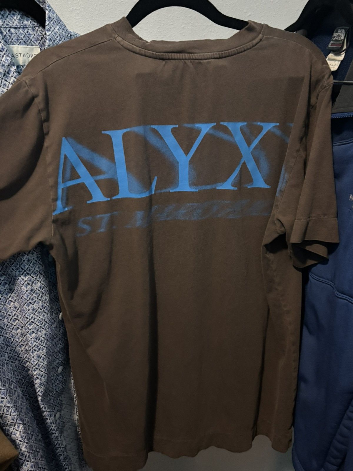 1017 ALYX 9SM 1017 ALYX 9SM S/S BROWN GRAPHIC TEE Size US S / EU 44-46 / 1 - 1 Thumbnail