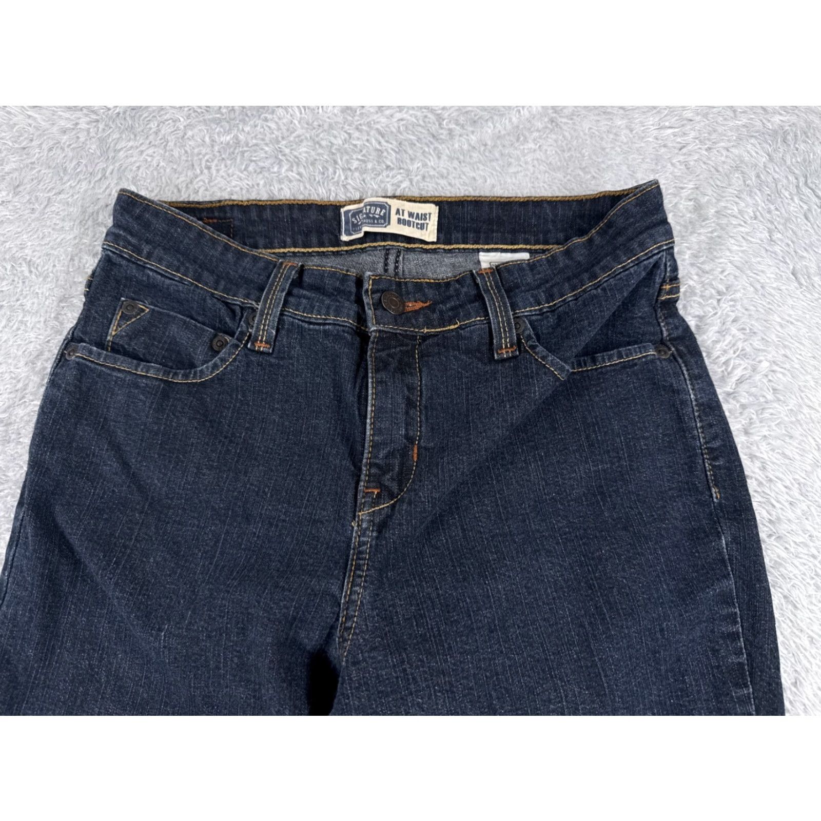 Levi's Levi's Women’s Bootcut Jeans 26x30 Denim Dark Wash Mid Rise 5-Pocket Zipper 2010s Fashion Size 27" / US 4 / IT 40 - 4 Thumbnail