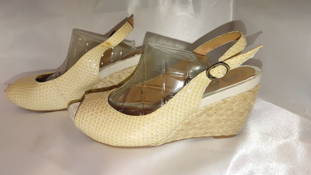 LAMARQUE Nurture by Lamaze Luna Wedge Peep Toe Espadrilles Size 9.5M Size US 9.5 / IT 39.5 - 2 Thumbnail