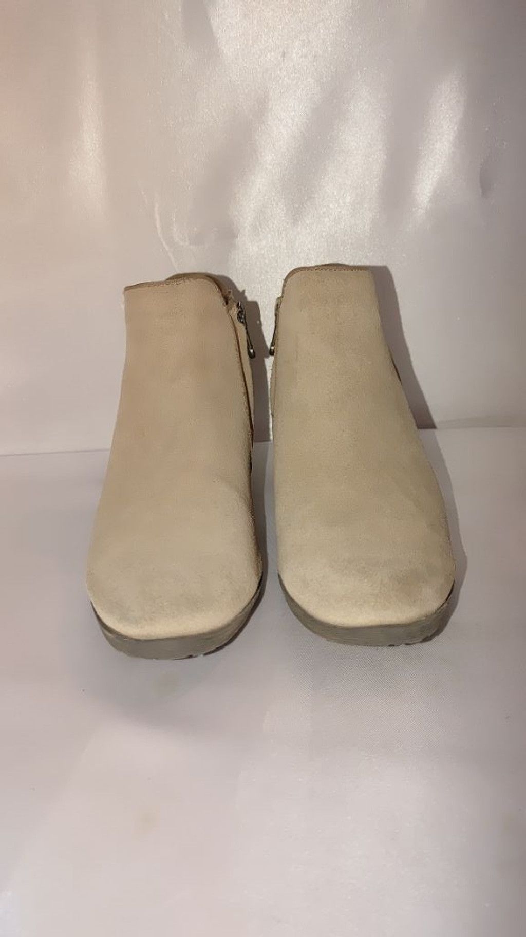 Blondo Blondo Valli Waterproof Suede Boots Size 7M (color Sand) Size US 7 / IT 37 - 4 Thumbnail