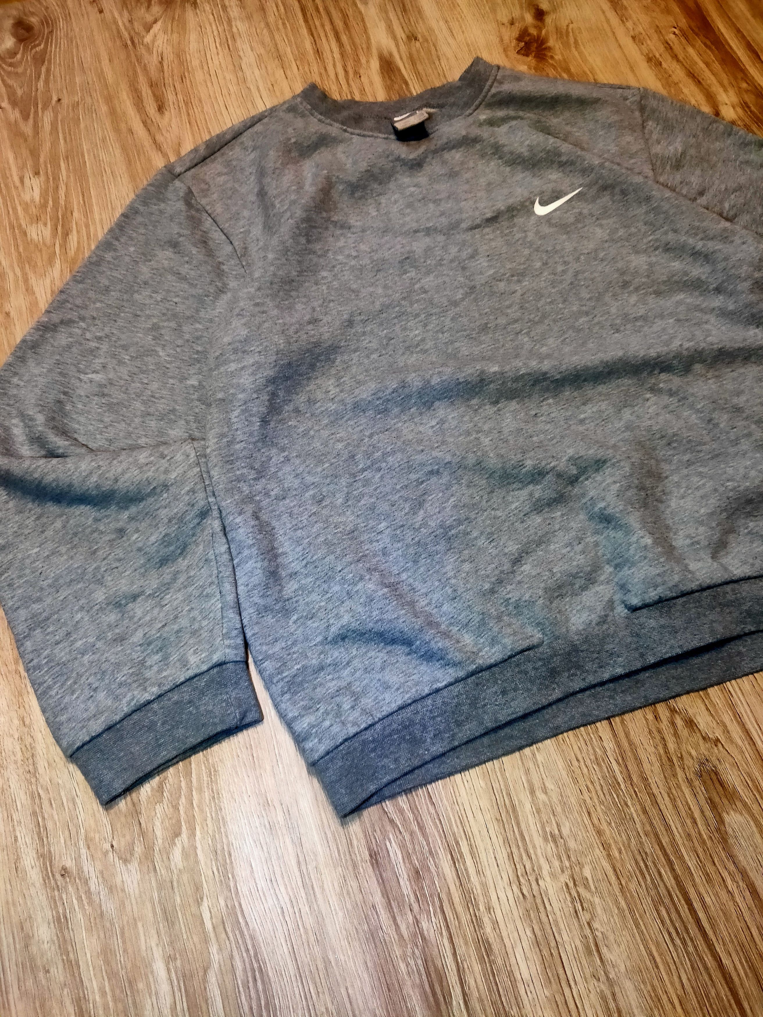 Nike × Vintage Vintage Nike Basic Grey Swoosh Sweatshirt crewneck Y2k Size US L / EU 52-54 / 3 - 2 Thumbnail