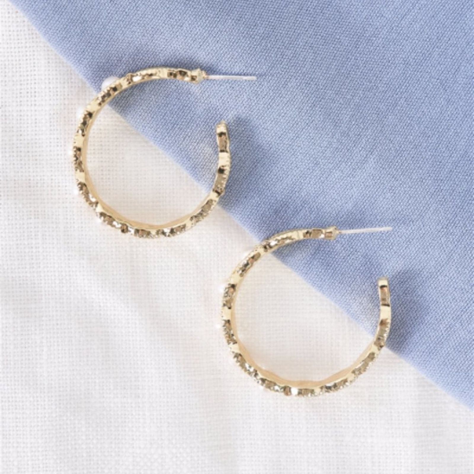 Other Elegant Gold Pearl Scalloped Hoop Earrings Size ONE SIZE - 6 Thumbnail