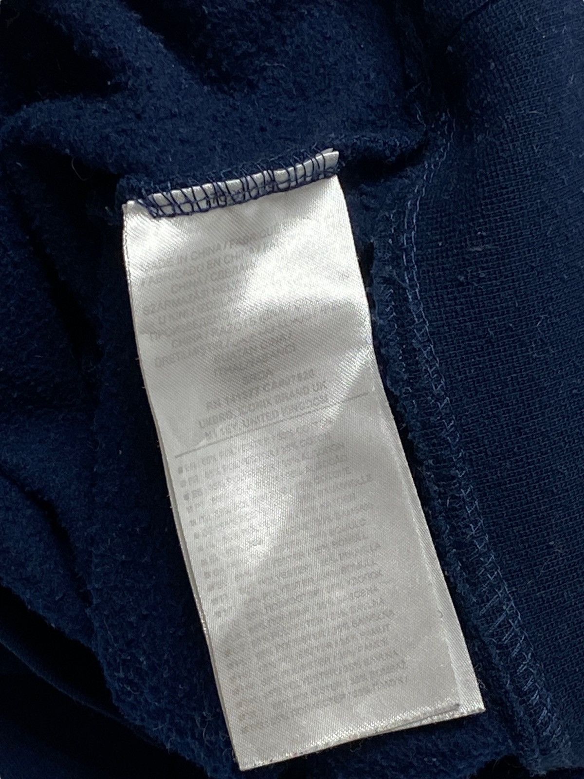 Umbro Vintage UMBRO Navy Minimalistic Small Logo Sweatshirt Size US L / EU 52-54 / 3 - 4 Thumbnail