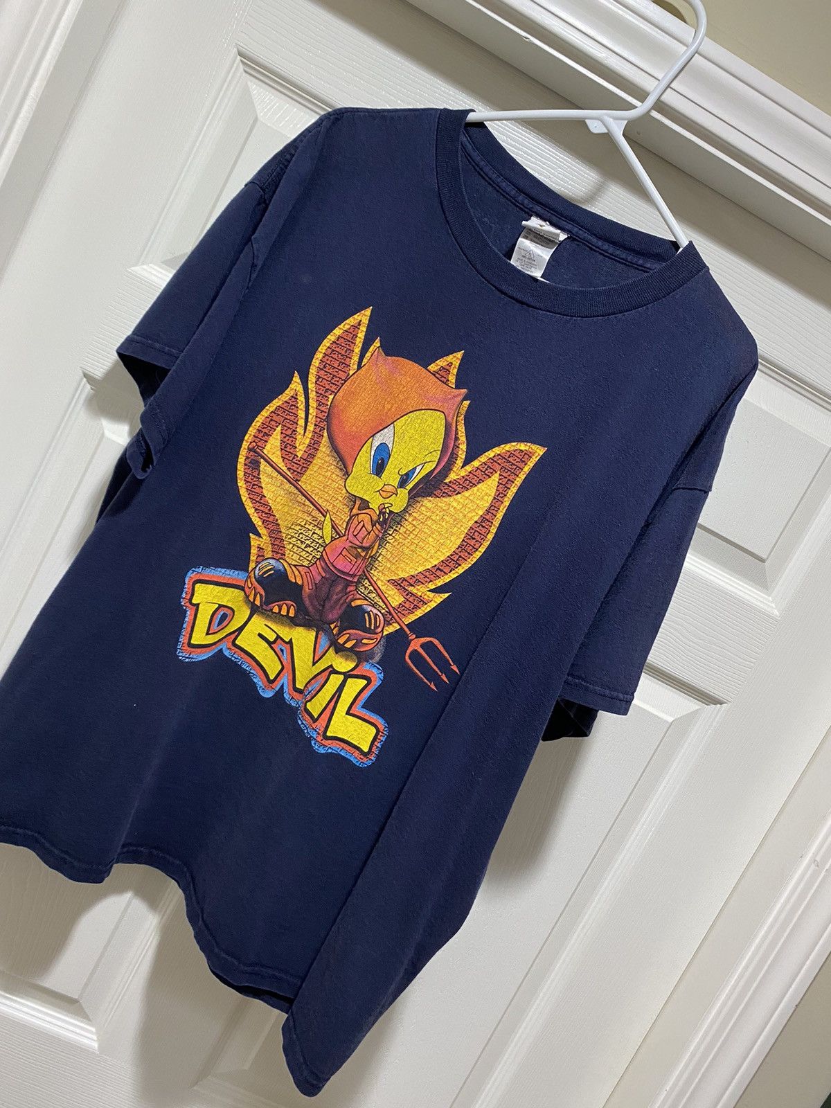 Vintage Vintage 1998 Looney Tunes Tweety Bird Devil Tee Size US XL / EU 56 / 4 - 1 Thumbnail