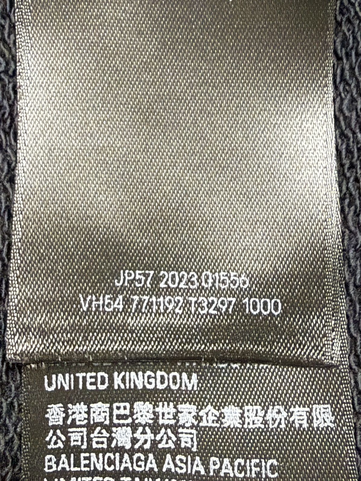 Balenciaga Balenciaga Double Layered Cardigan Unity Size US L / EU 52-54 / 3 - 19 Thumbnail