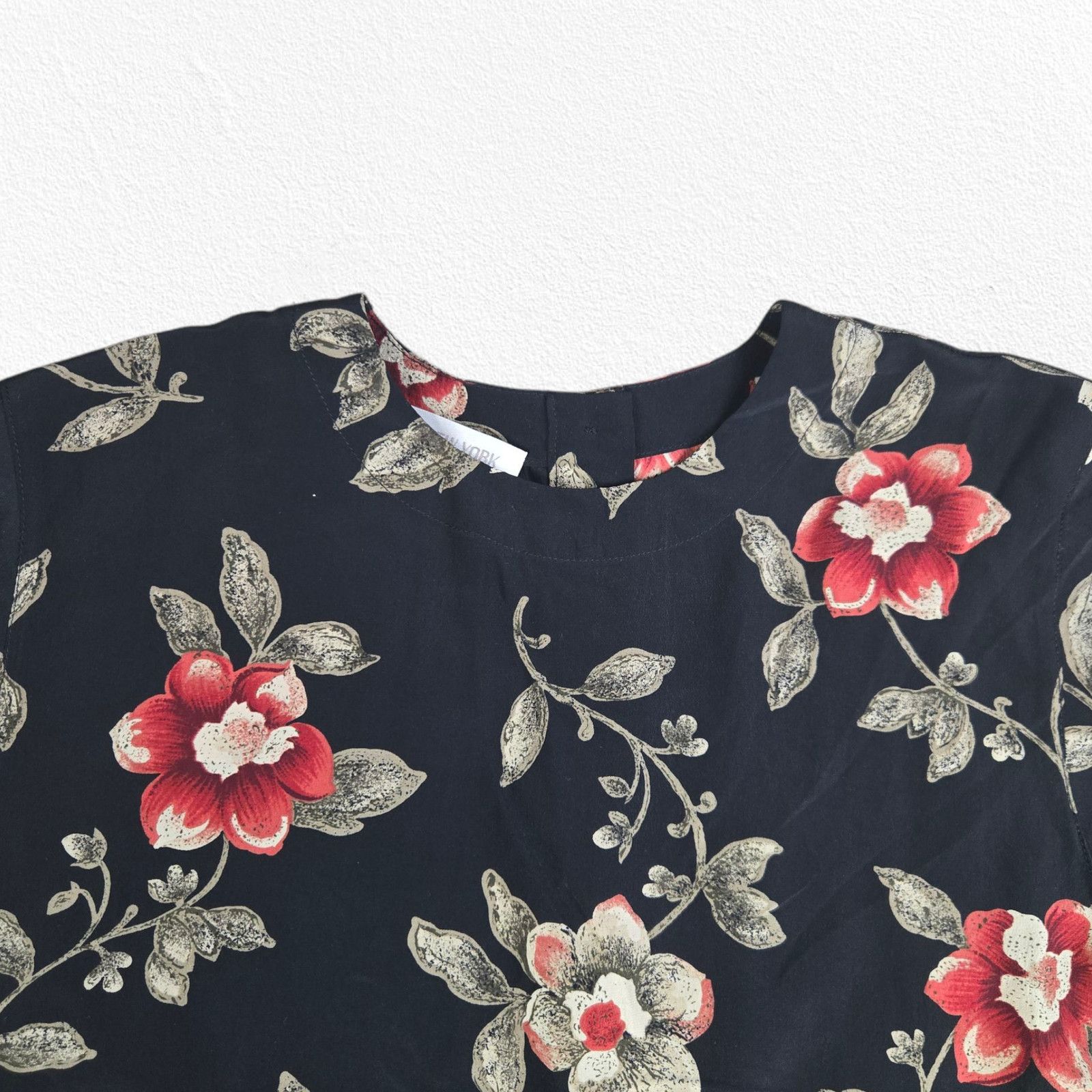 Vintage Vintage Black Red Floral 100% Silk Blouse Size Small Size S / US 4 / IT 40 - 5 Thumbnail