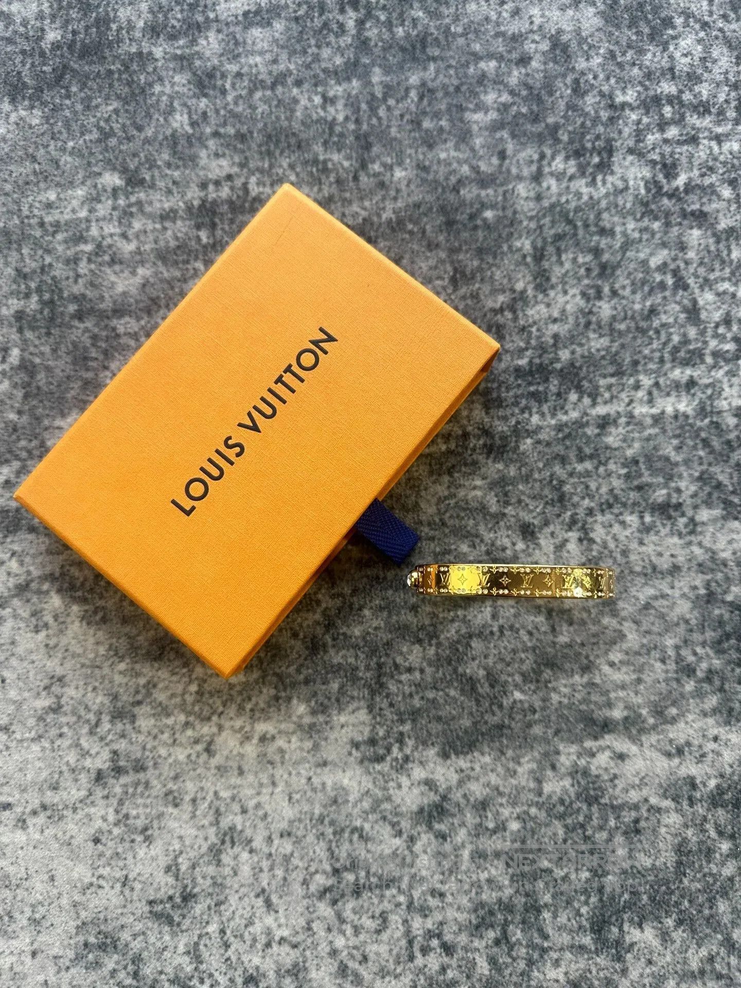 Louis Vuitton louis vuitton gold crystal engraved bracelet. Size ONE SIZE - 1 Thumbnail