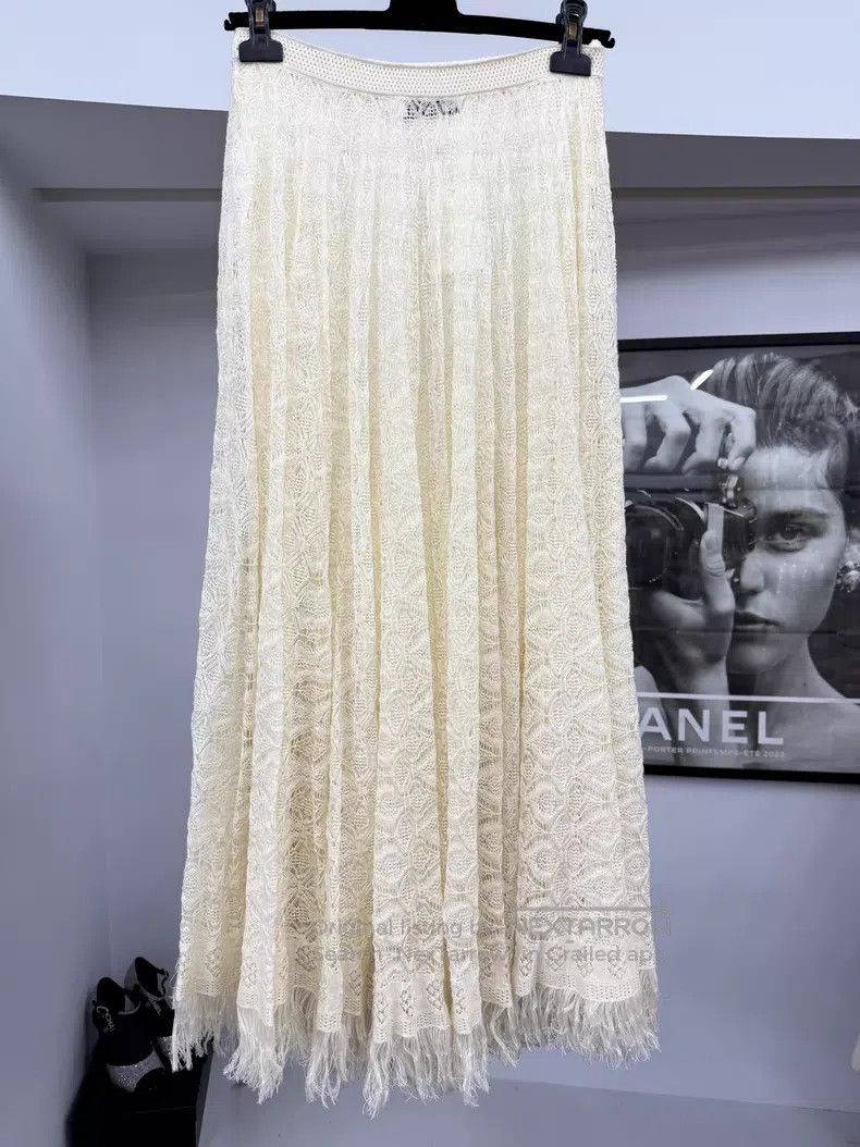 Dior Dior Beige hollow knitted lace tassel skirt Size 26" / US 2 / IT 38 - 3 Thumbnail