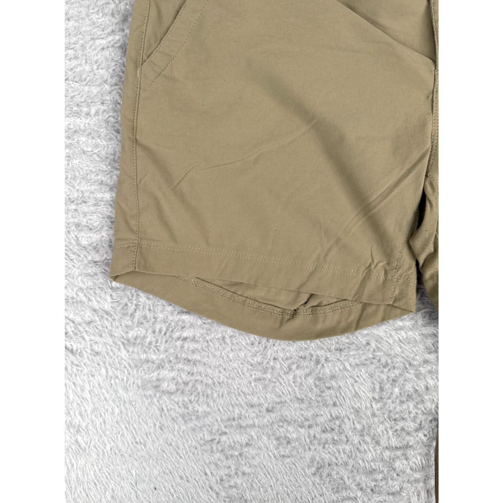 Vintage VINTAGE Columbia Women's Shorts Cargo 8 Beige Nylon Blend Activewear Hiking Casual Summer Size 30" / US 8 / IT 44 - 3 Thumbnail