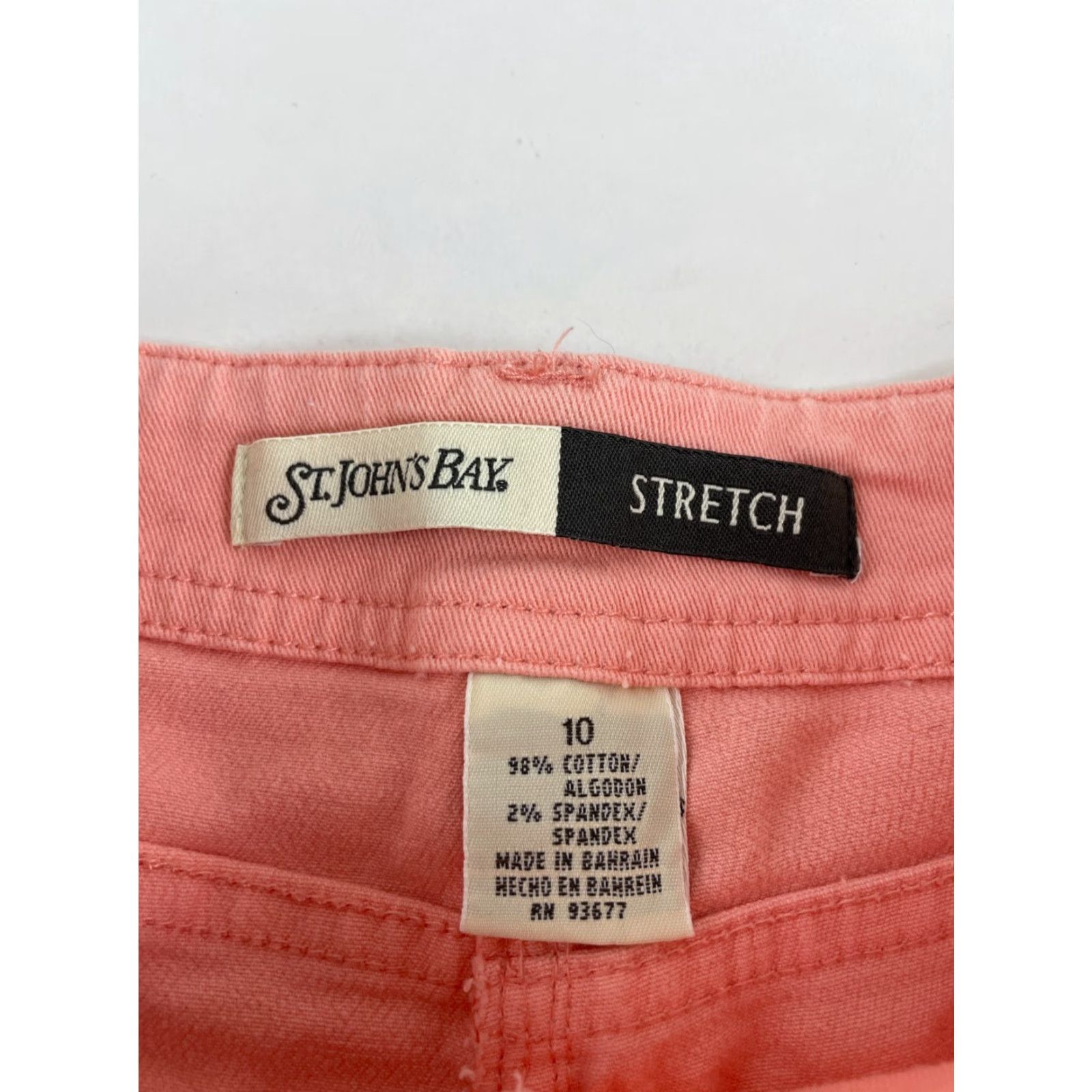 Vintage St. John's Bay Shorts Women's 10 Pink Denim Stretch Pockets Double Buttons Regular Fit Flat Front Casual Modern Women Size 32" / US 10 / IT 46 - 8 Thumbnail