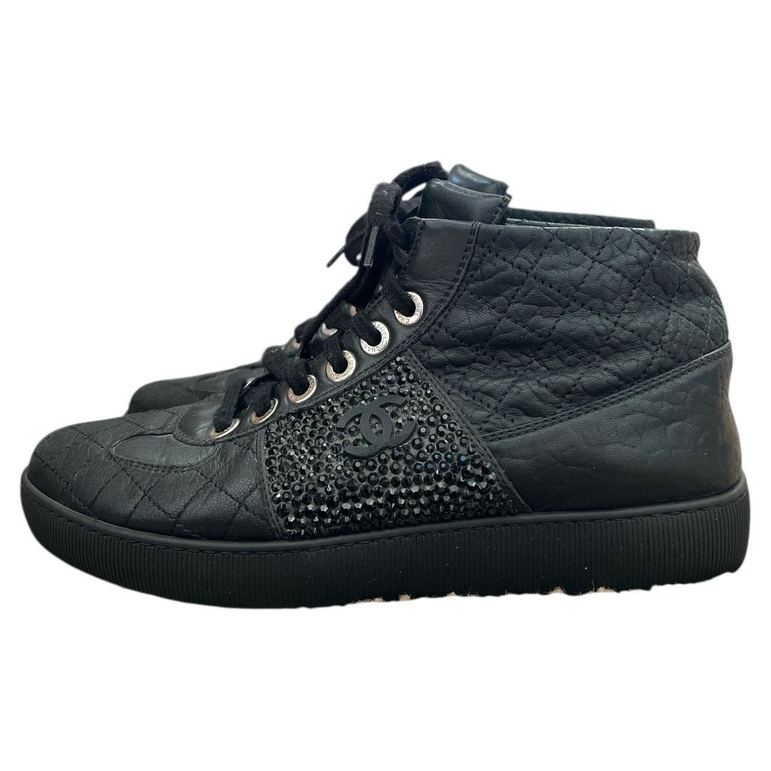 Chanel Chanel Black Quilted CC Logo Leather Sneakers, IT 39.5 Size US 9.5 / IT 39.5 - 2 Thumbnail