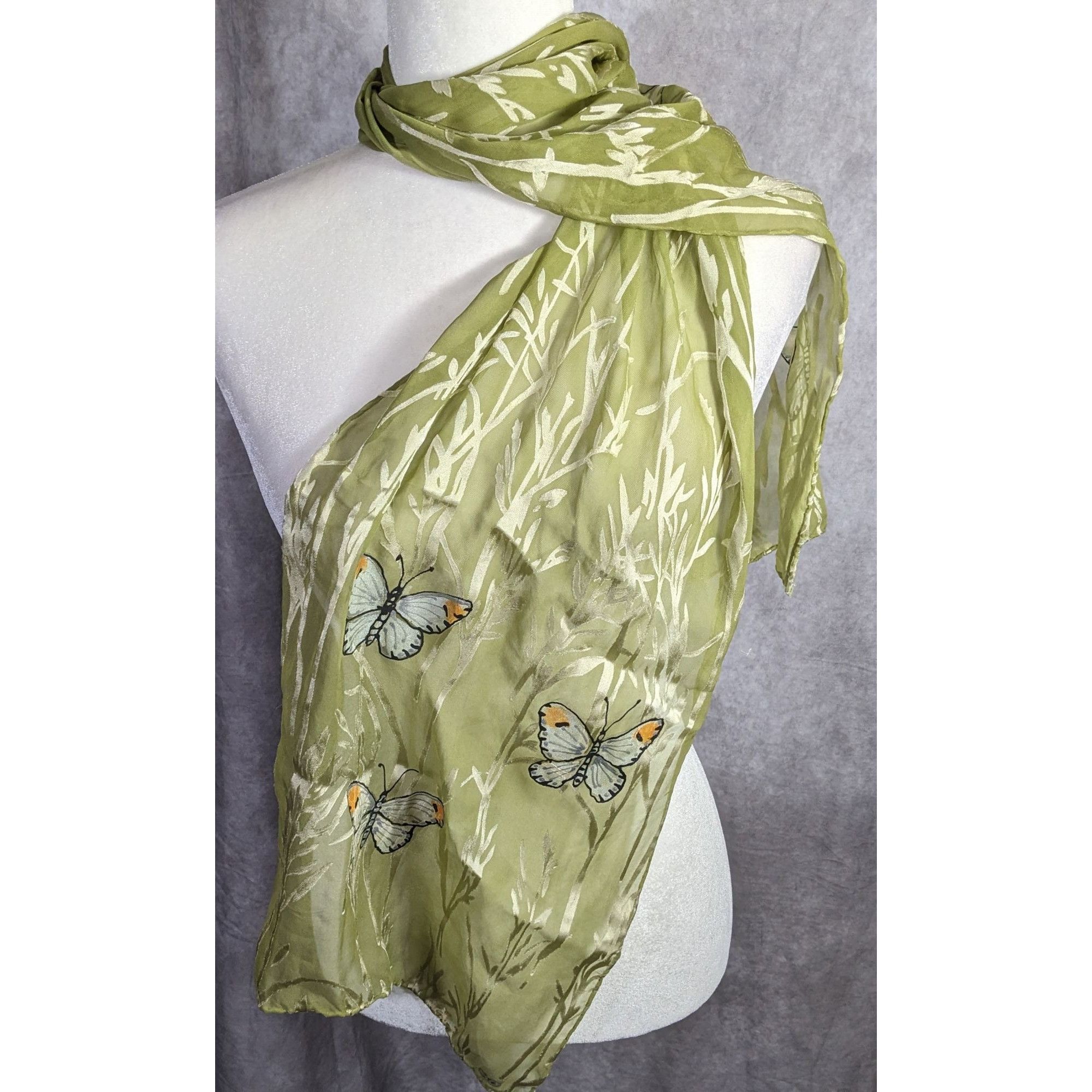 Handmade Vintage Handmade Cottagecore Green Silk Scarf With Hand-Pain Size ONE SIZE - 8 Thumbnail
