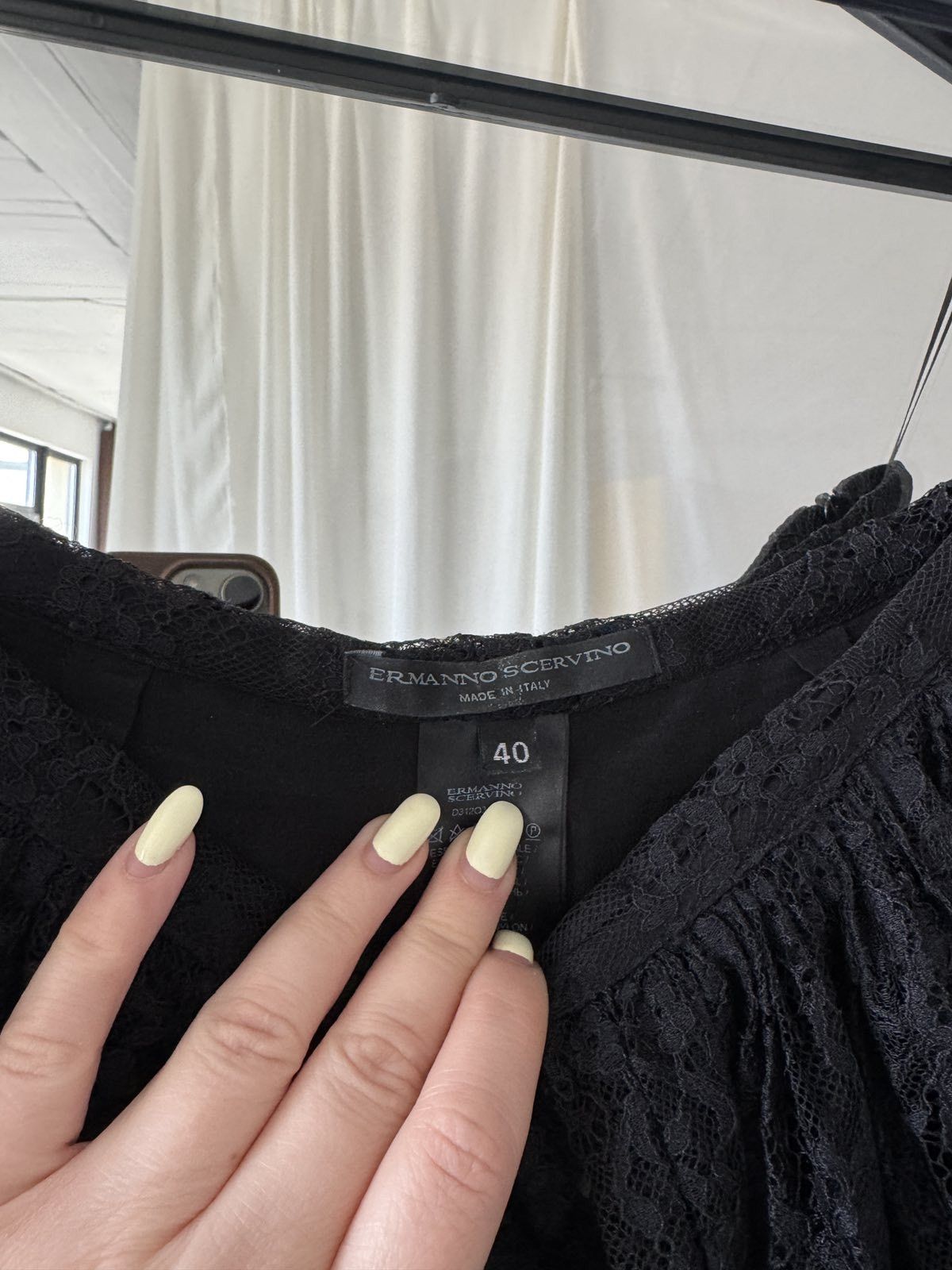 Ermanno Scervino Rare Ermanno Scervino Black embroidered Floral Skirt Sz 40 Size 40" / US 18 - 9 Thumbnail