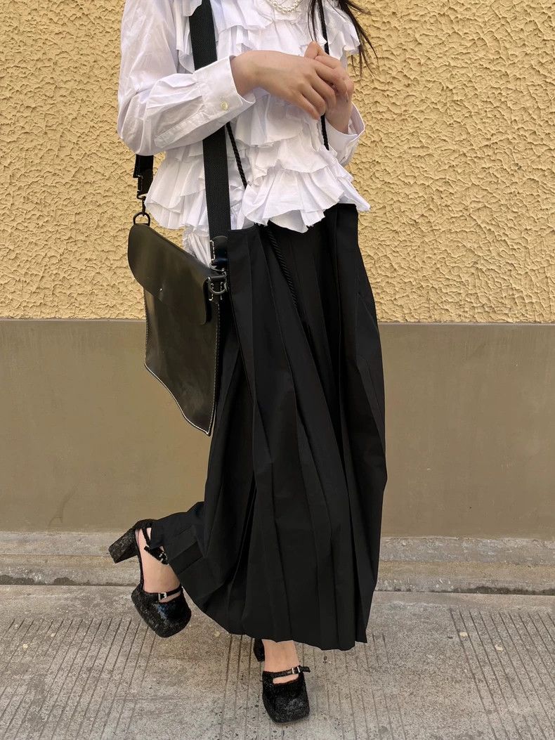 Yohji Yamamoto Yohji Yamamoto size 1 Irregular pleated cotton half skirt Size 24" / US 00 / IT 34 - 1 Thumbnail