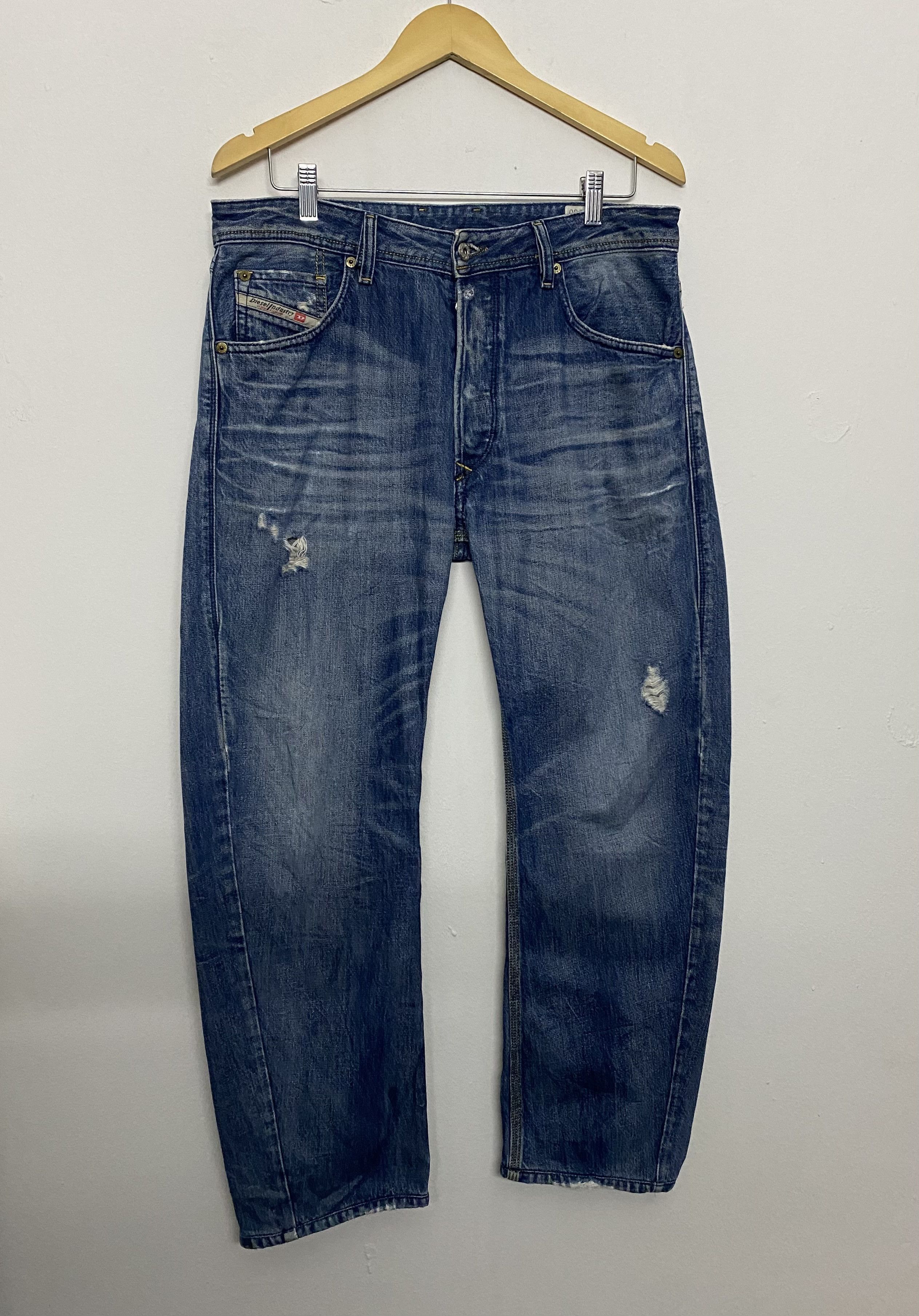 Diesel DIESEL BRAVEFORT 0801M Comfort Carrot Distressed Jeans Size US 34 / EU 50 - 1 Thumbnail