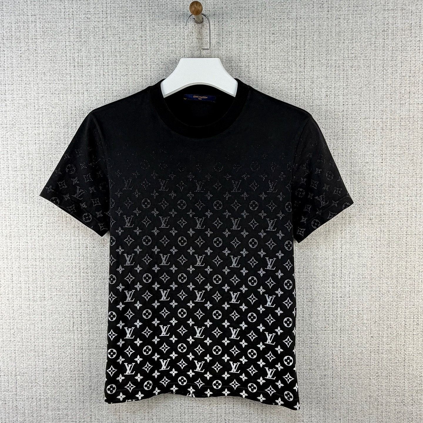 Louis Vuitton Louis Vuitton Monogram Gradient T-Shirt XS Size US XS / EU 42 / 0 - 1 Thumbnail