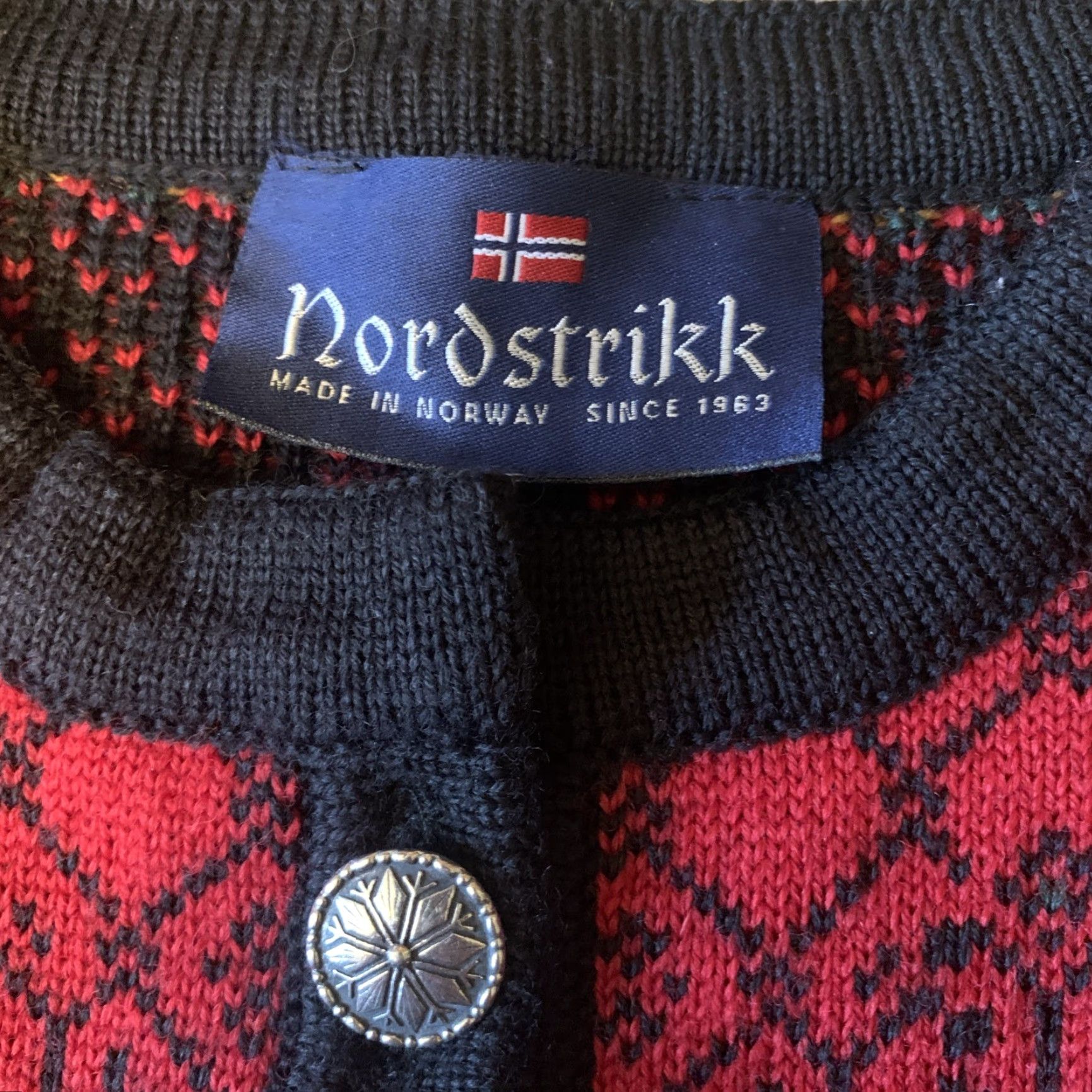 Vintage Nordstrikk Cardigan Sweater Women M Red Virgin Wool Button Wool Round Neck Long Sleeve, Casual Holiday Christmas Size M / US 6-8 / IT 42-44 - 3 Thumbnail