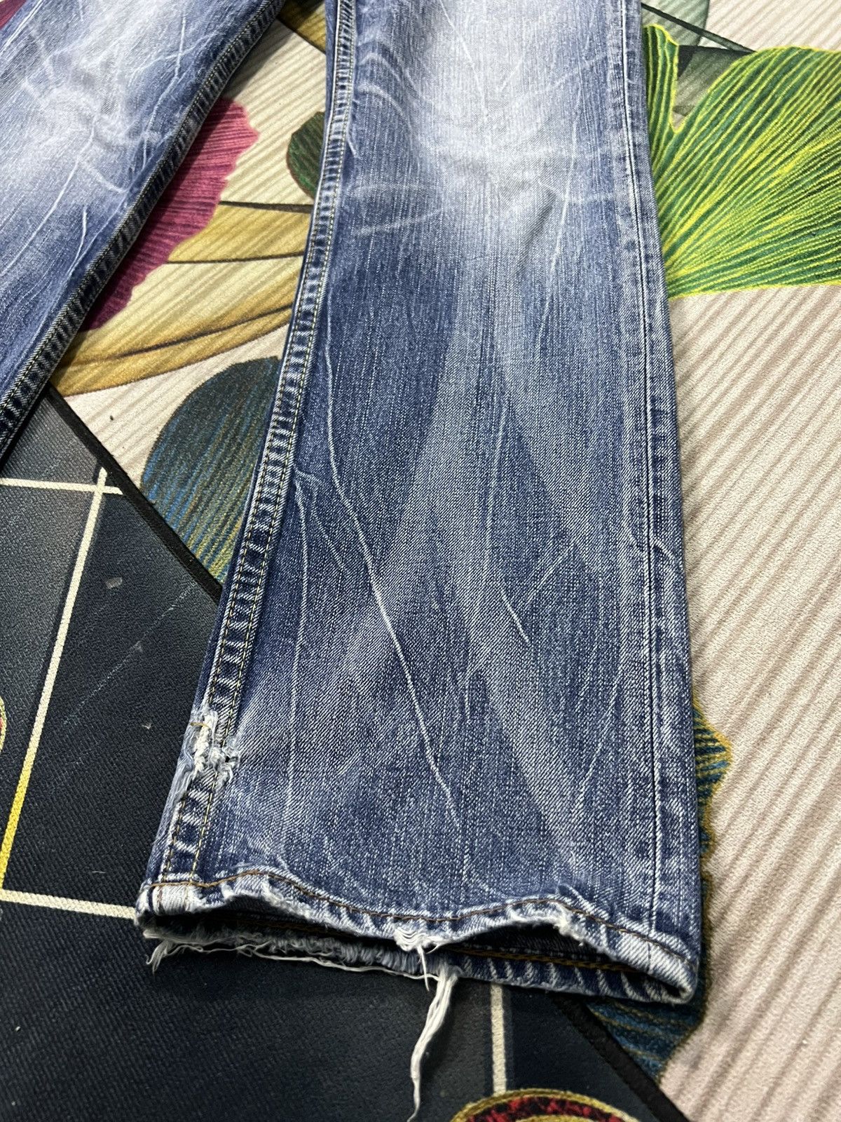 Levi's Vintage Levi’s 502 Distressed Faded Clawmark Jean Very Rare Size US 29 - 5 Thumbnail