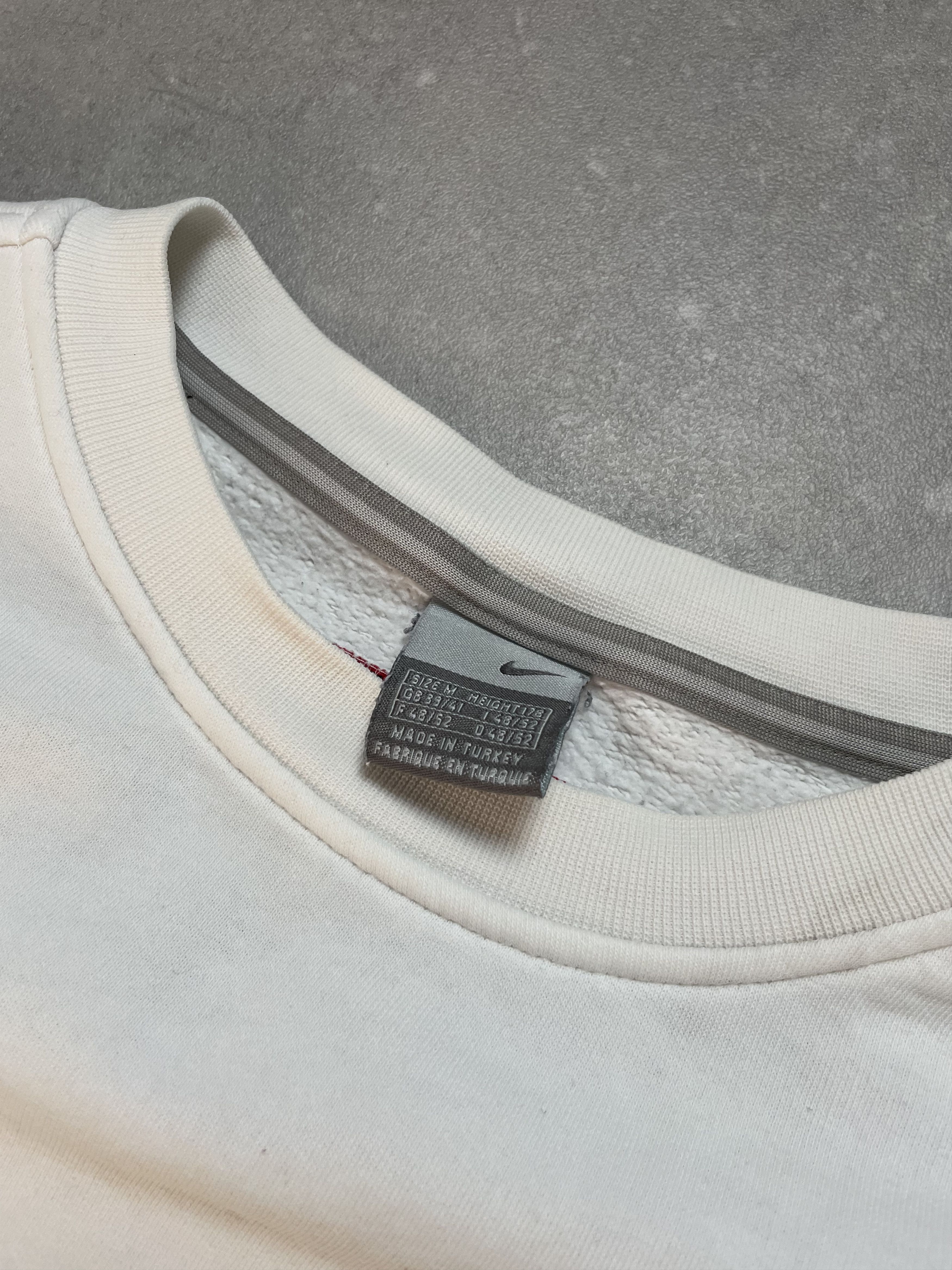 Nike Nike Vintage Sweatshirt / Streetwear Style Size US M / EU 48-50 / 2 - 6 Thumbnail