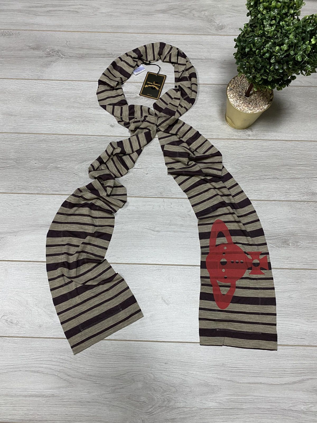 Vivienne Westwood Vivienne Westwood very long 🪐 wool scarf Big Orb logo print Size ONE SIZE - 1 Thumbnail