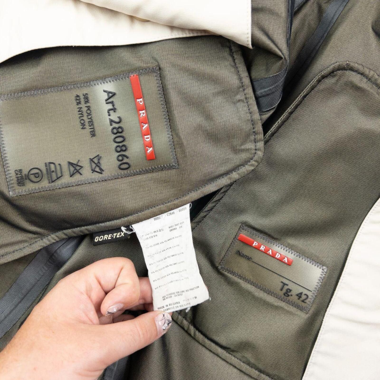 Prada Vintage 2007 Prada Sport Goretex Belt Waist Trench Jacket L Size L / US 10 / IT 46 - 4 Thumbnail
