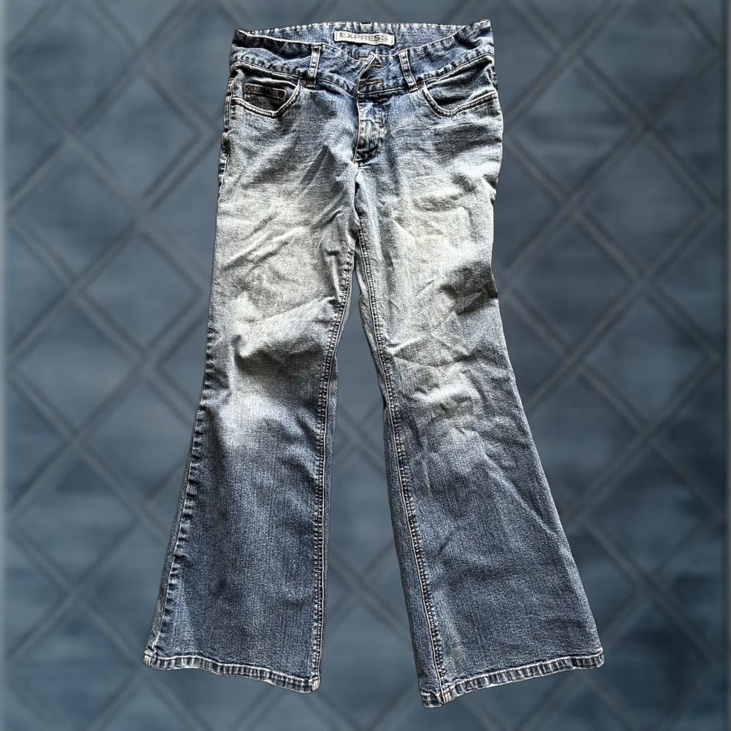 Express Express Jeans Womens 8S Flare Jeans Blue Denim 5-Pocket Regular Belt Loops Cotton Blend Medium Wash Size 30" / US 8 / IT 44 - 1 Thumbnail