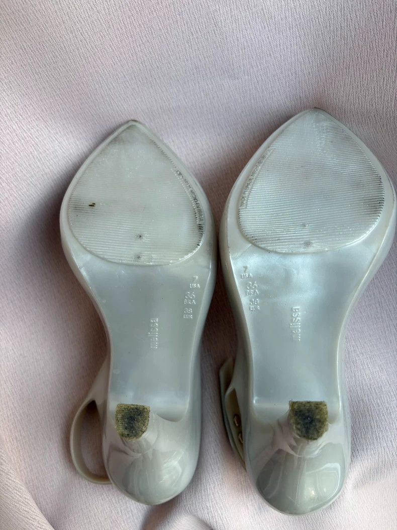 Vivienne Westwood Vivienne Westwood White and red love shoes with fragrance. Size US 7.5 / IT 37.5 - 7 Thumbnail