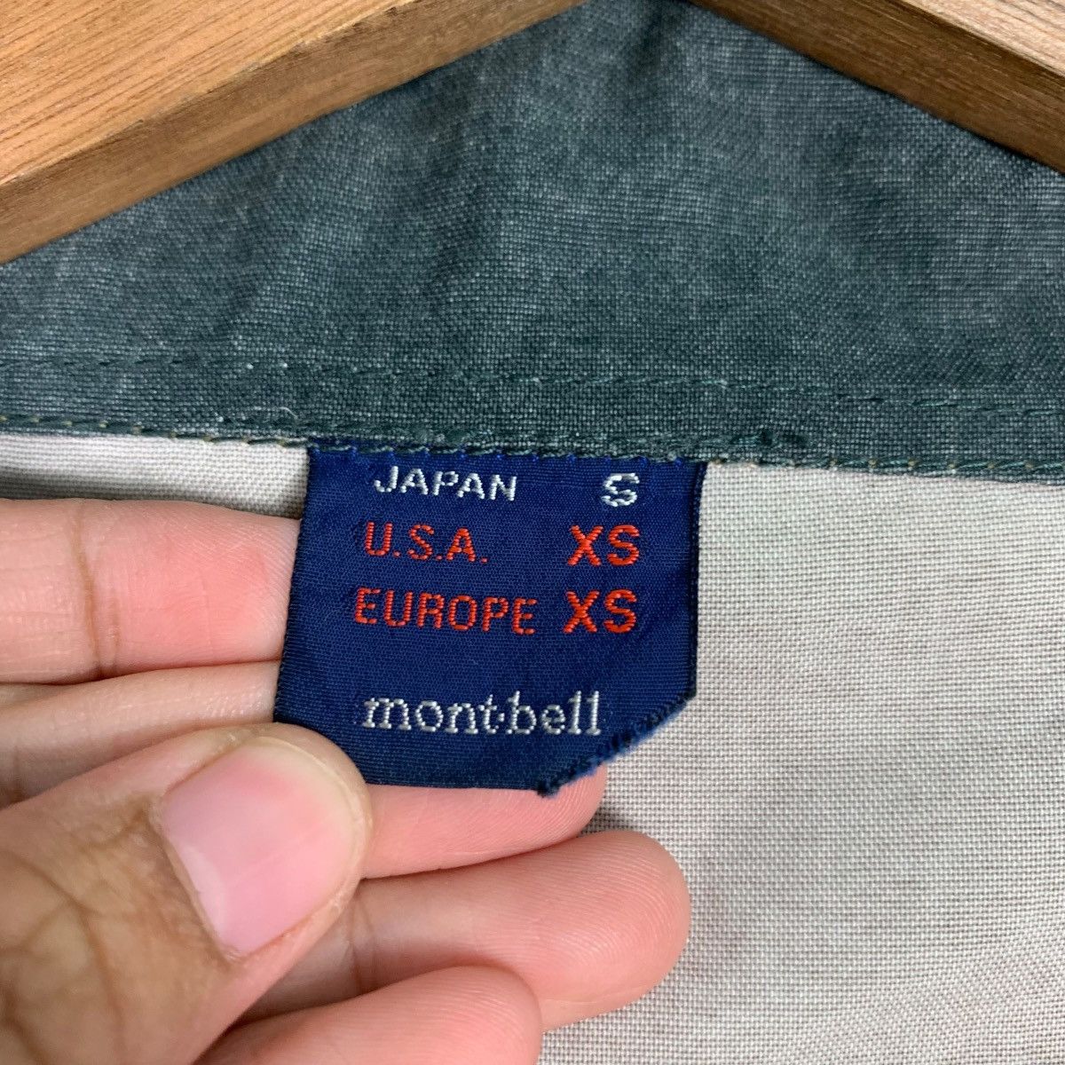Montbell MONT-BELL Hoodie Light Jacket #0602-C28 Size US XS / EU 42 / 0 - 17 Thumbnail