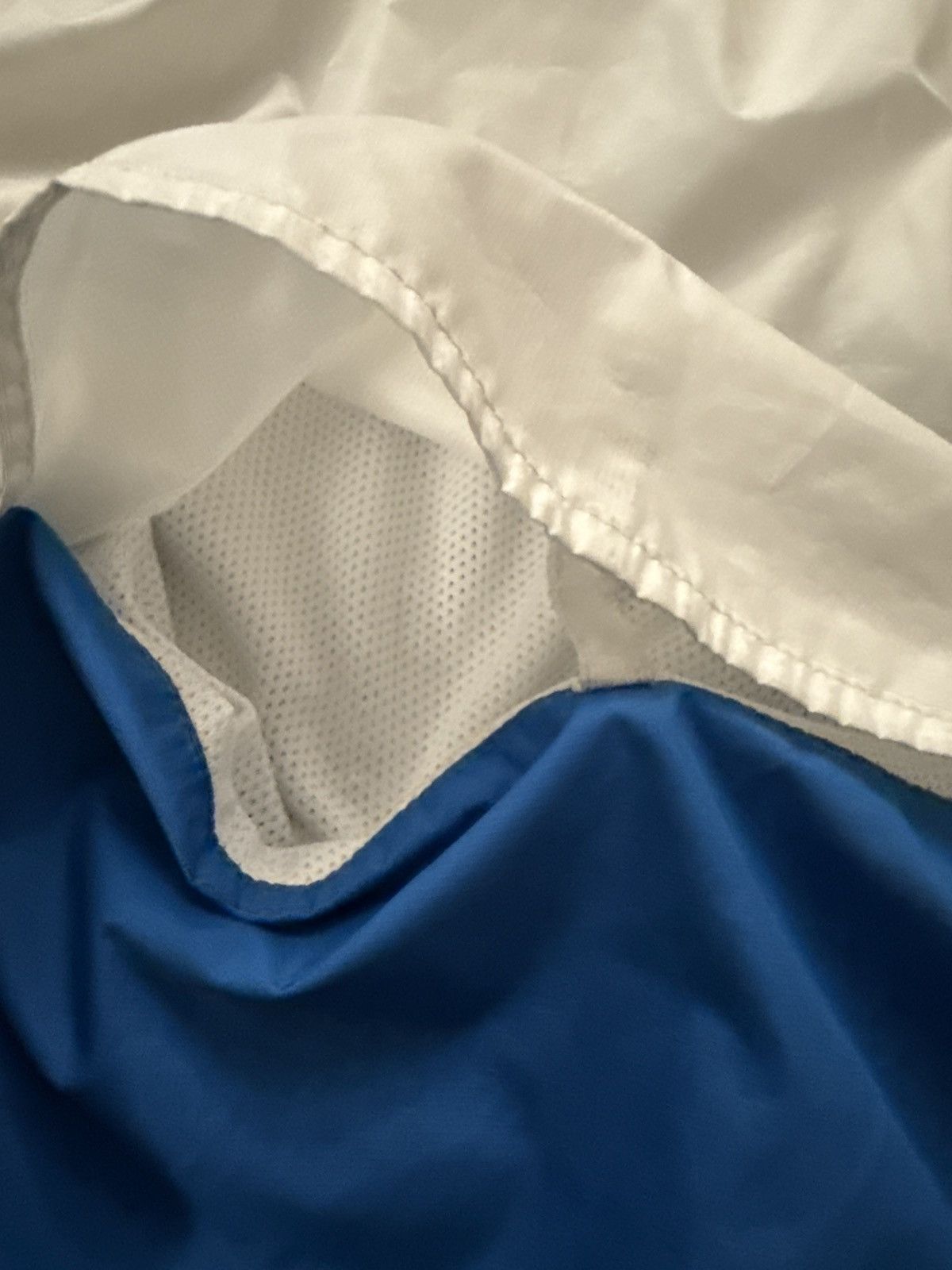Nike BLUE/WHITE NIKE WINDBREAKER Size US M / EU 48-50 / 2 - 10 Thumbnail