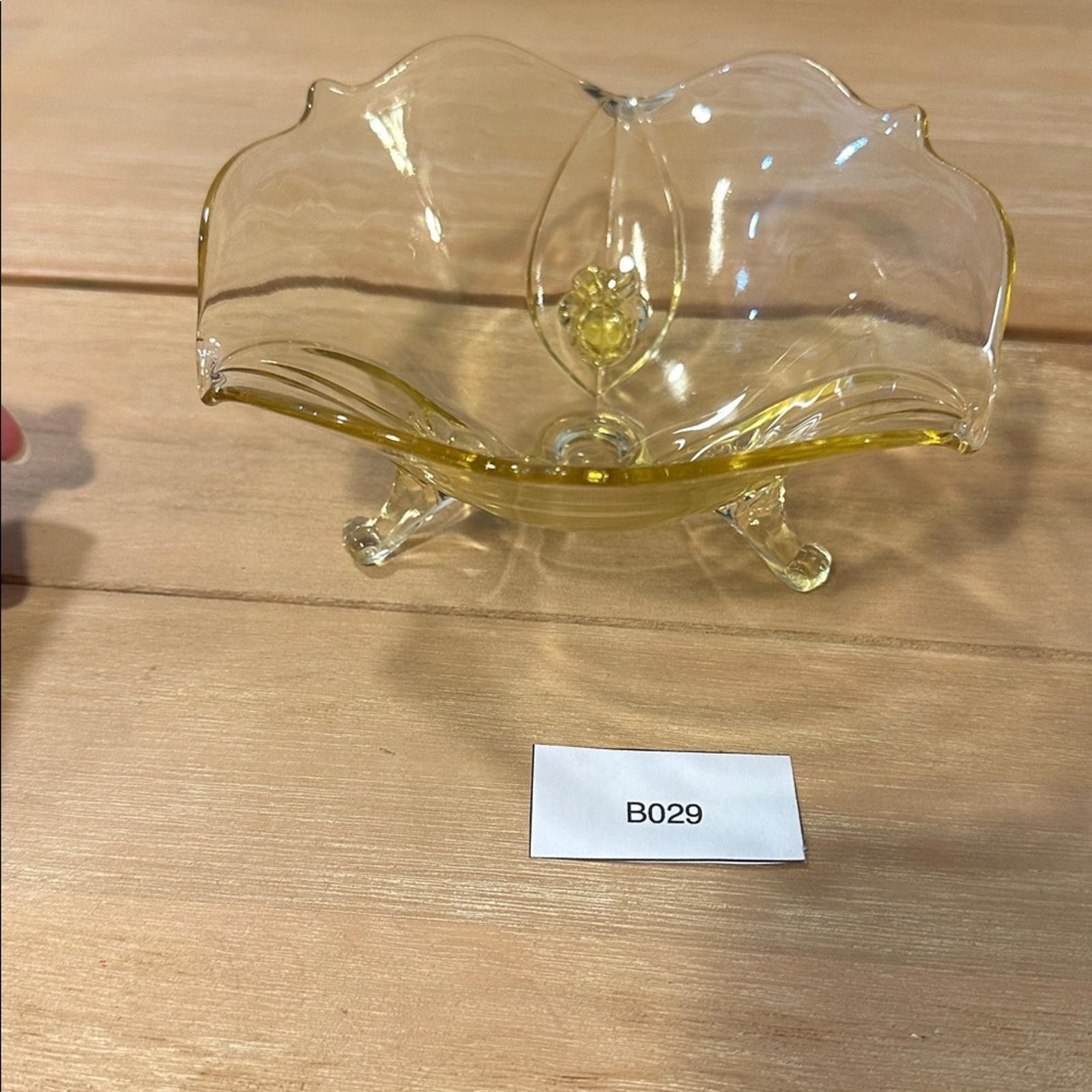Other Glass Candy Dish Antique 3-footed bowl light canary yellow Size ONE SIZE - 2 Thumbnail