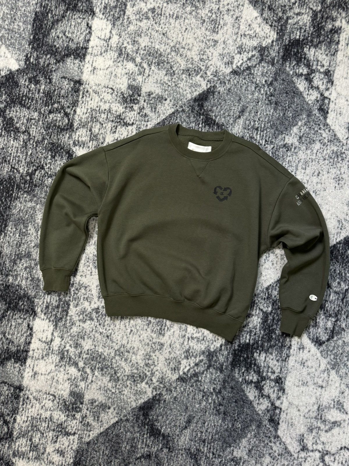 Champion Vintage Champion Authentic Athletic Apparel Sweatshirt Size M / US 6-8 / IT 42-44 - 1 Thumbnail