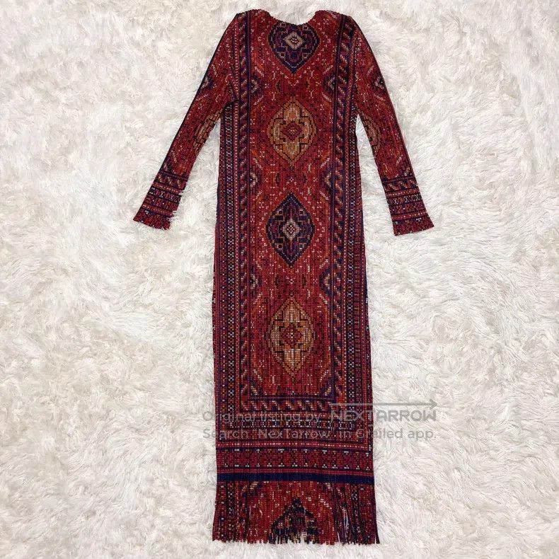 Issey Miyake Issey Miyake Red Pleated Dress Size M / US 6-8 / IT 42-44 - 1 Thumbnail
