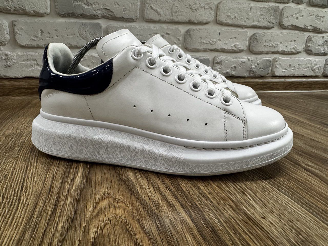 Alexander McQueen Alexander McQueen Oversized Sneakers Size 40 Size US 9 / IT 39 - 19 Thumbnail