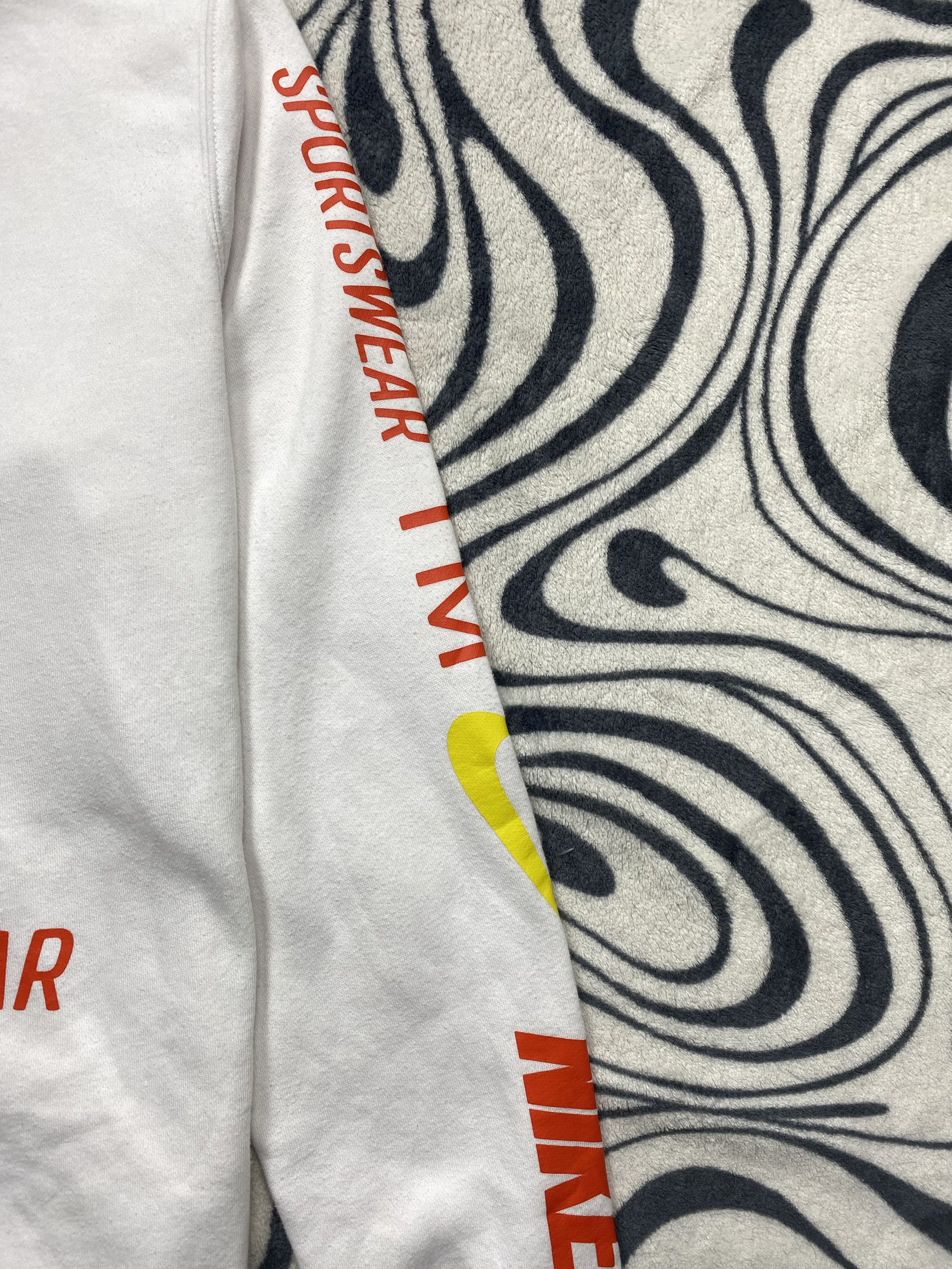 Nike Nike Sportswear Track Suit Hoodie + Pants Sweatpants Size US 32 / EU 48 - 10 Thumbnail