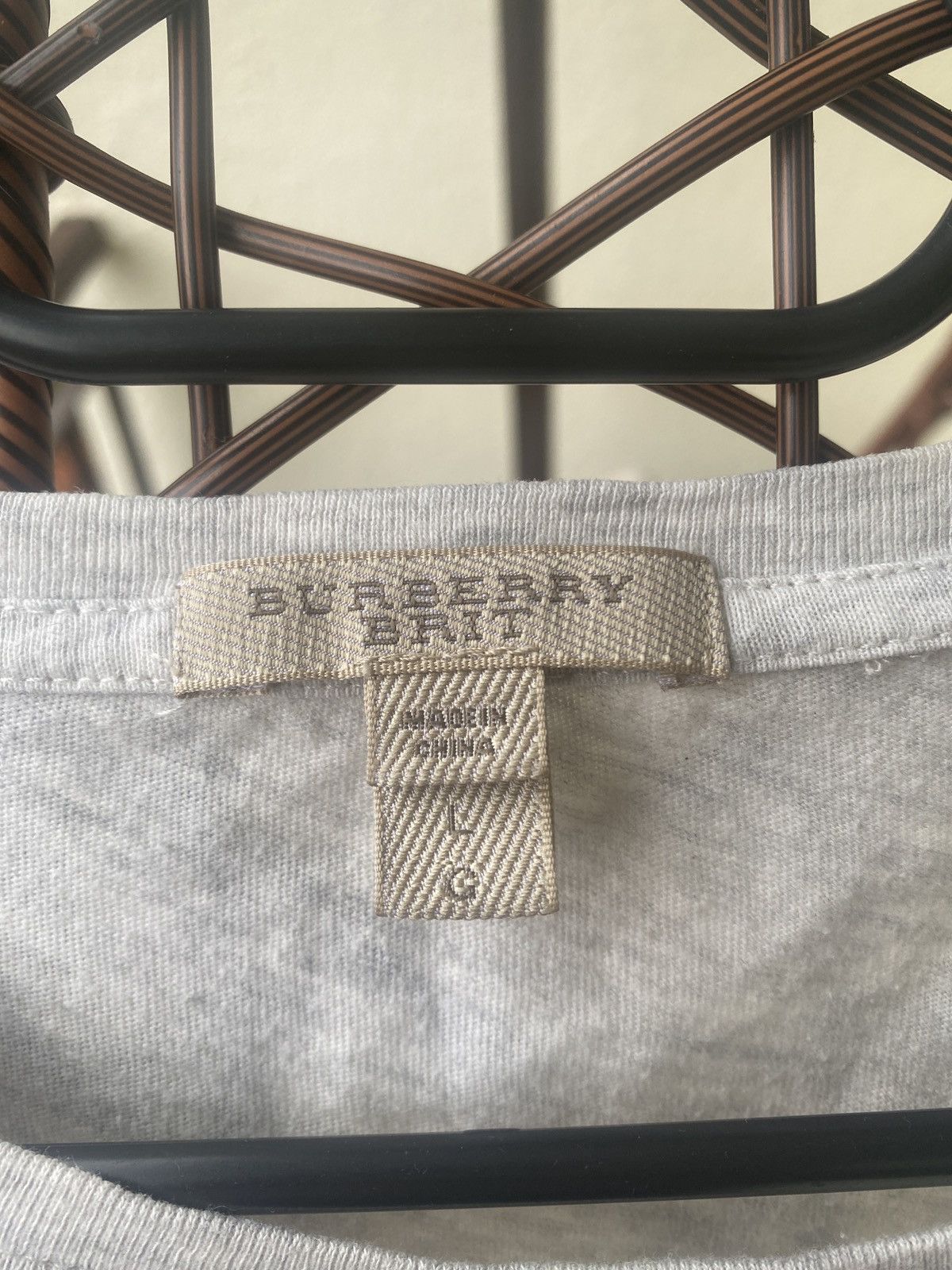 Burberry Burberry luxury big logo on chest drip tee Size US L / EU 52-54 / 3 - 2 Thumbnail