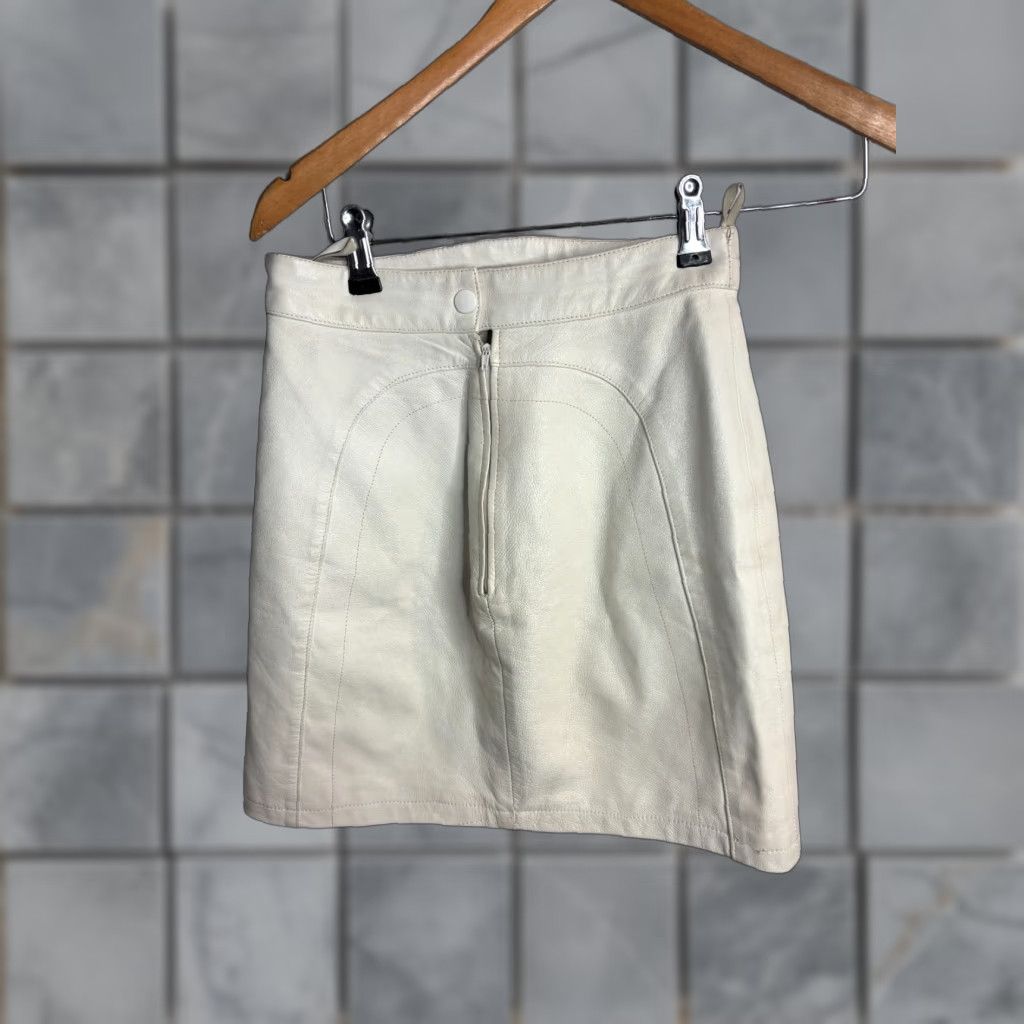 Vintage VINTAGE Jitrois Skirt White Leather Short Pencil 36 France Women Size 25" / US 0 / IT 36 - 1 Thumbnail