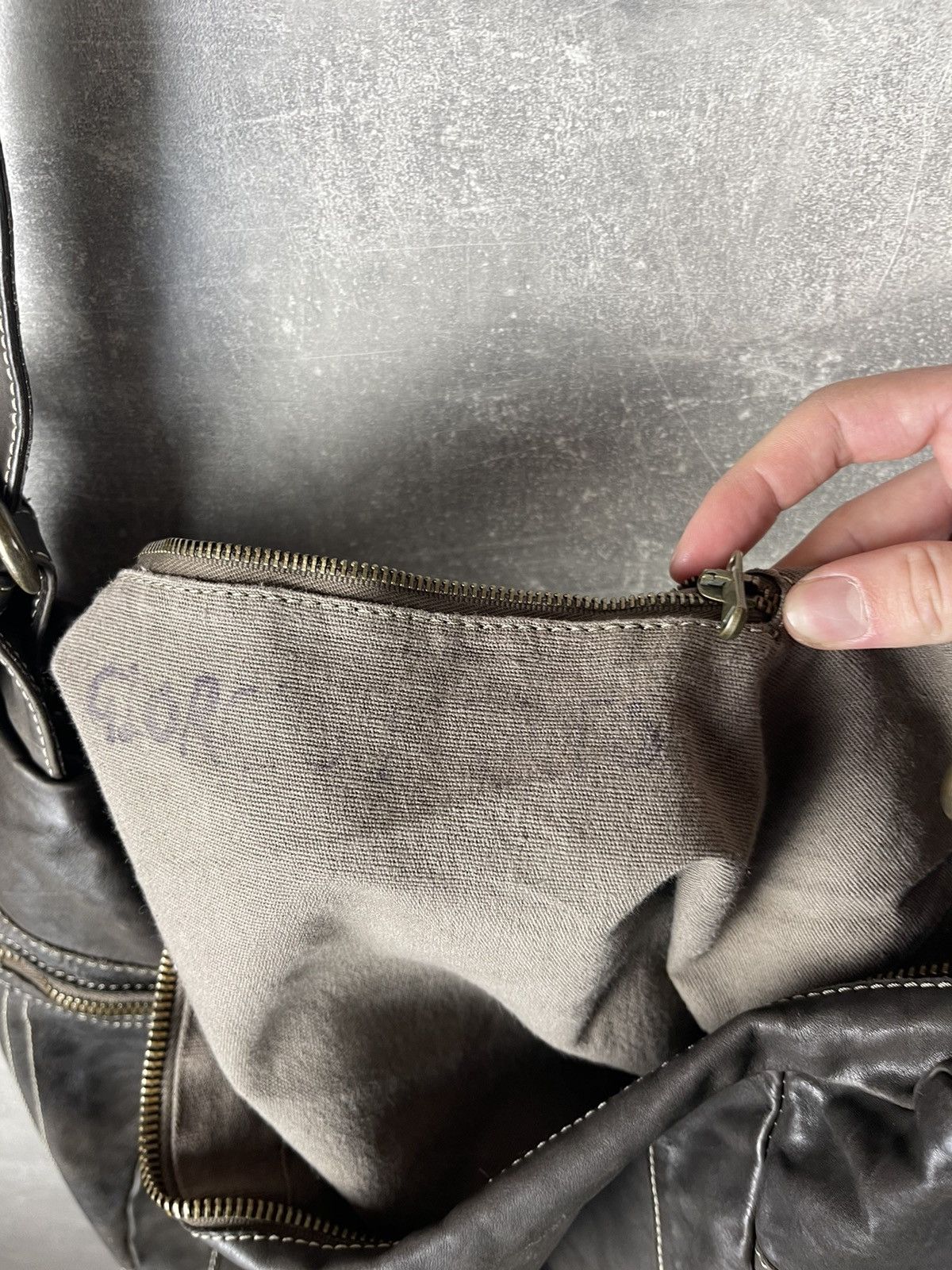 Giorgio Brato Washed Leather Shoulder Bag Early 00s Giorgio Brato Artisan Size ONE SIZE - 9 Thumbnail