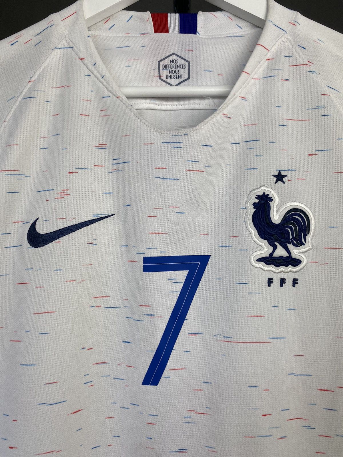 Nike 2018/19 NIKE FRANCE #7 GRIEZMANN AWAY SOCCER FOOTBALL JERSEY Size US S / EU 44-46 / 1 - 8 Thumbnail