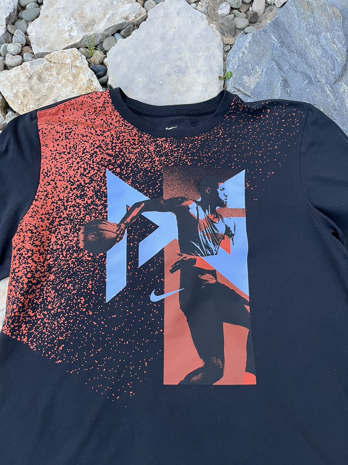 NBA × Nike Nike Paul George basketball central logo spray tee t-shirt Size US XL / EU 56 / 4 - 3 Thumbnail