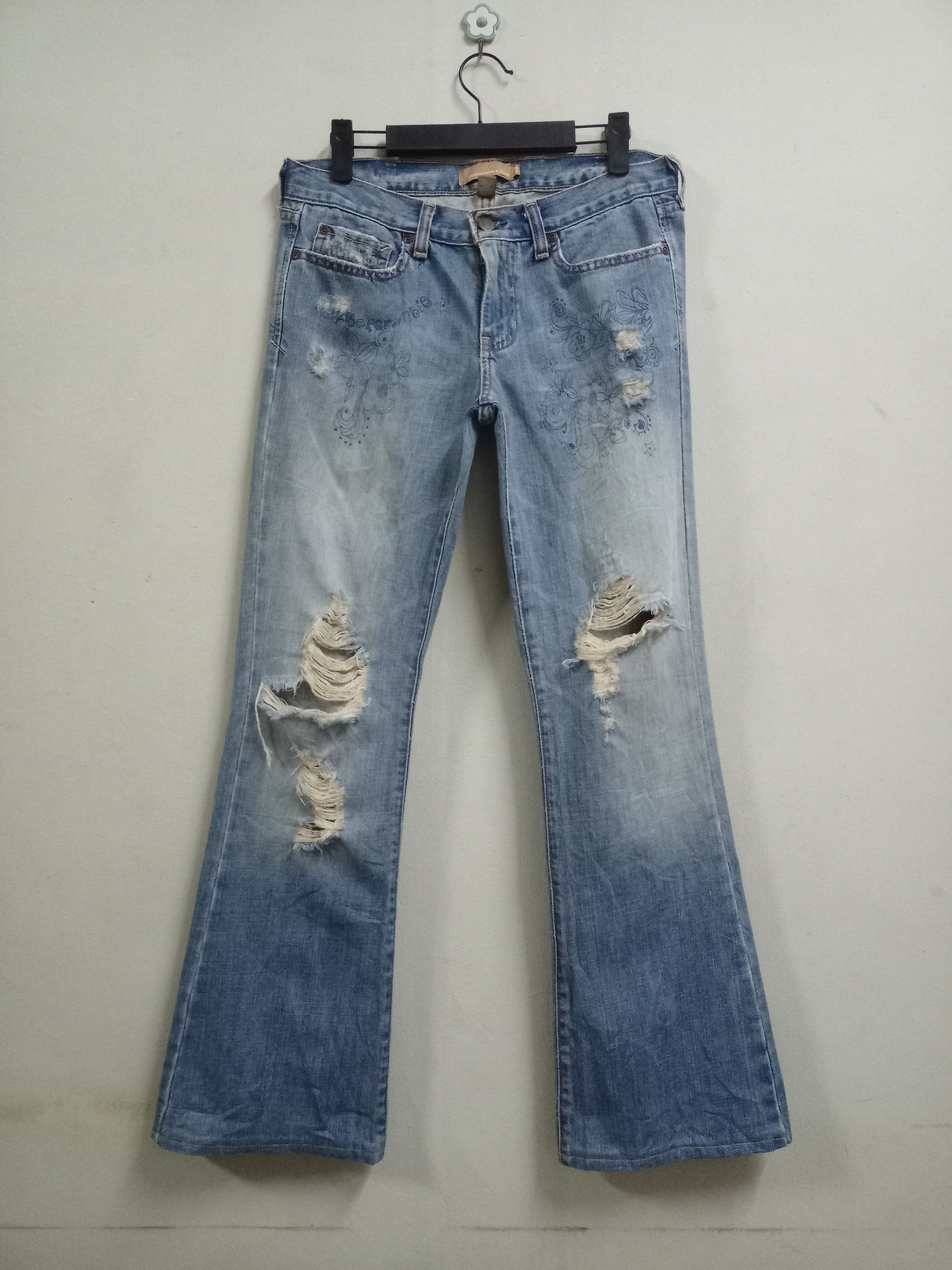 Abercrombie & Fitch Vintage Abercrombie Art Drawing Distressed Flare Jeans Size 30" / US 8 / IT 44 - 1 Thumbnail