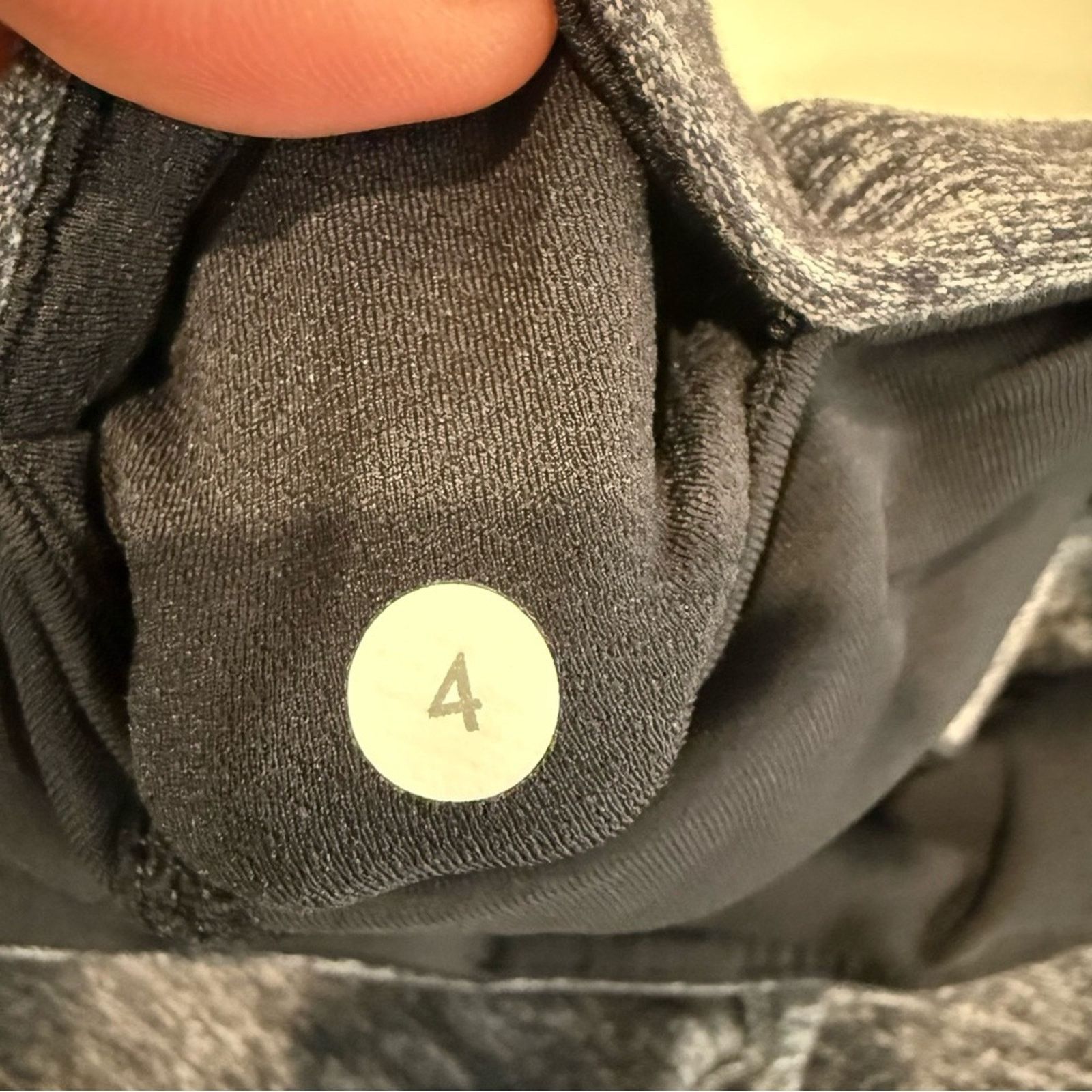 Lululemon Lululemon Run Turn Around Tight Women’s 4 Heathered Black Size 27" / US 4 / IT 40 - 12 Thumbnail