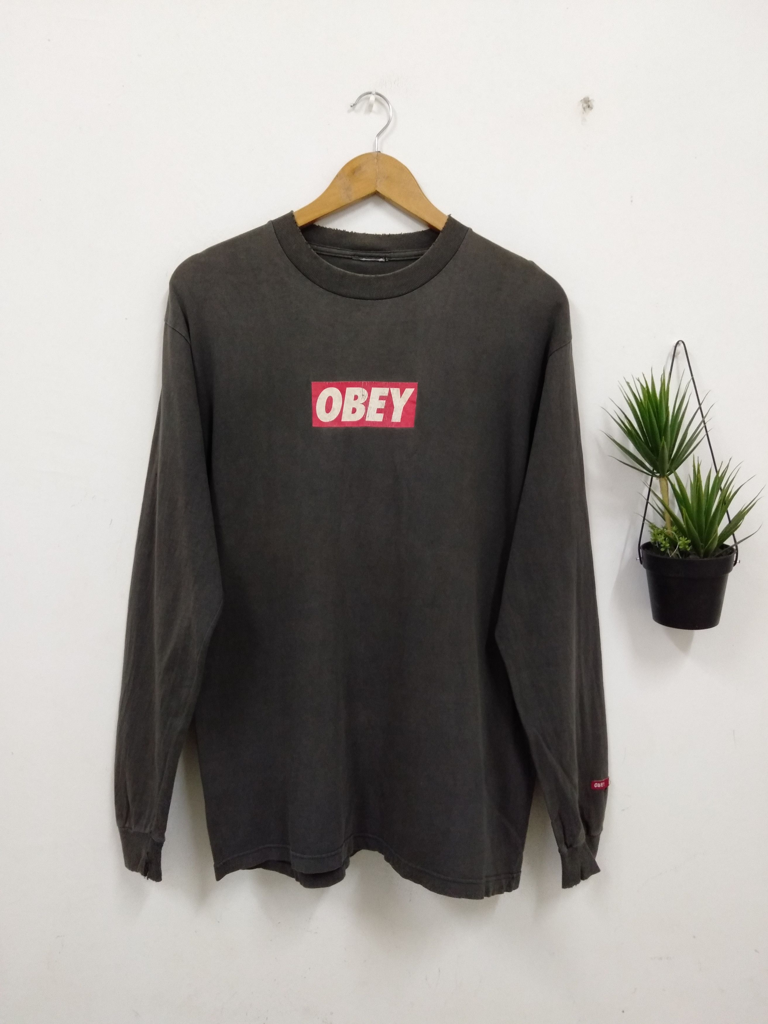 Obey Vintage 90s Obey Box logo longsleeve distressed t shirt Size US M / EU 48-50 / 2 - 1 Thumbnail