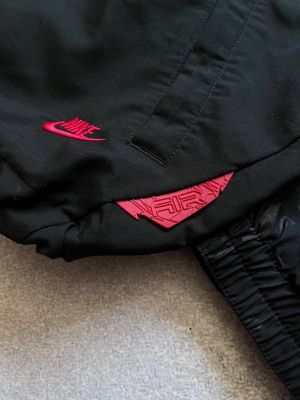 Nike Vintage Nike Swoosh Nylon Boxy Jacket Rare M Size US M / EU 48-50 / 2 - 12 Thumbnail
