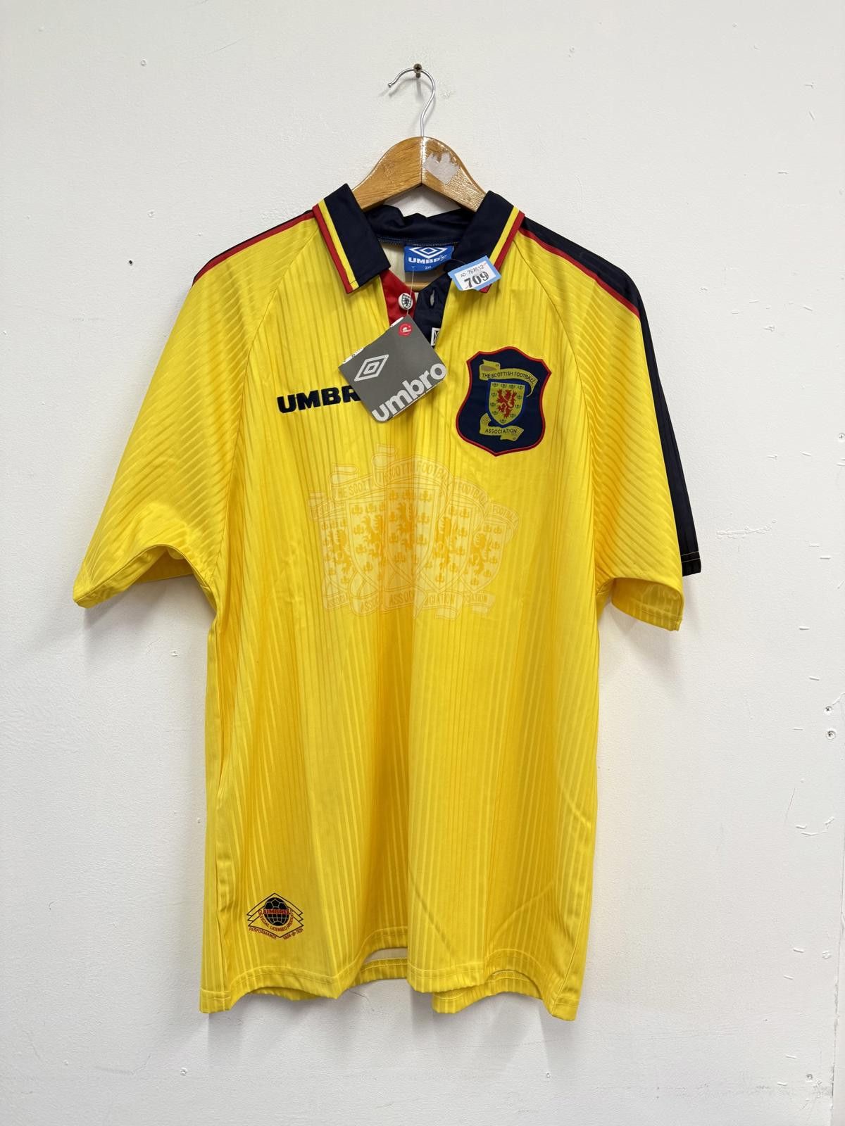 Umbro Umbro Scotland Football Association Yellow Jersey Shirt 2XL Size ONE SIZE - 1 Thumbnail